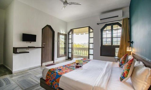 Villa photo 2
