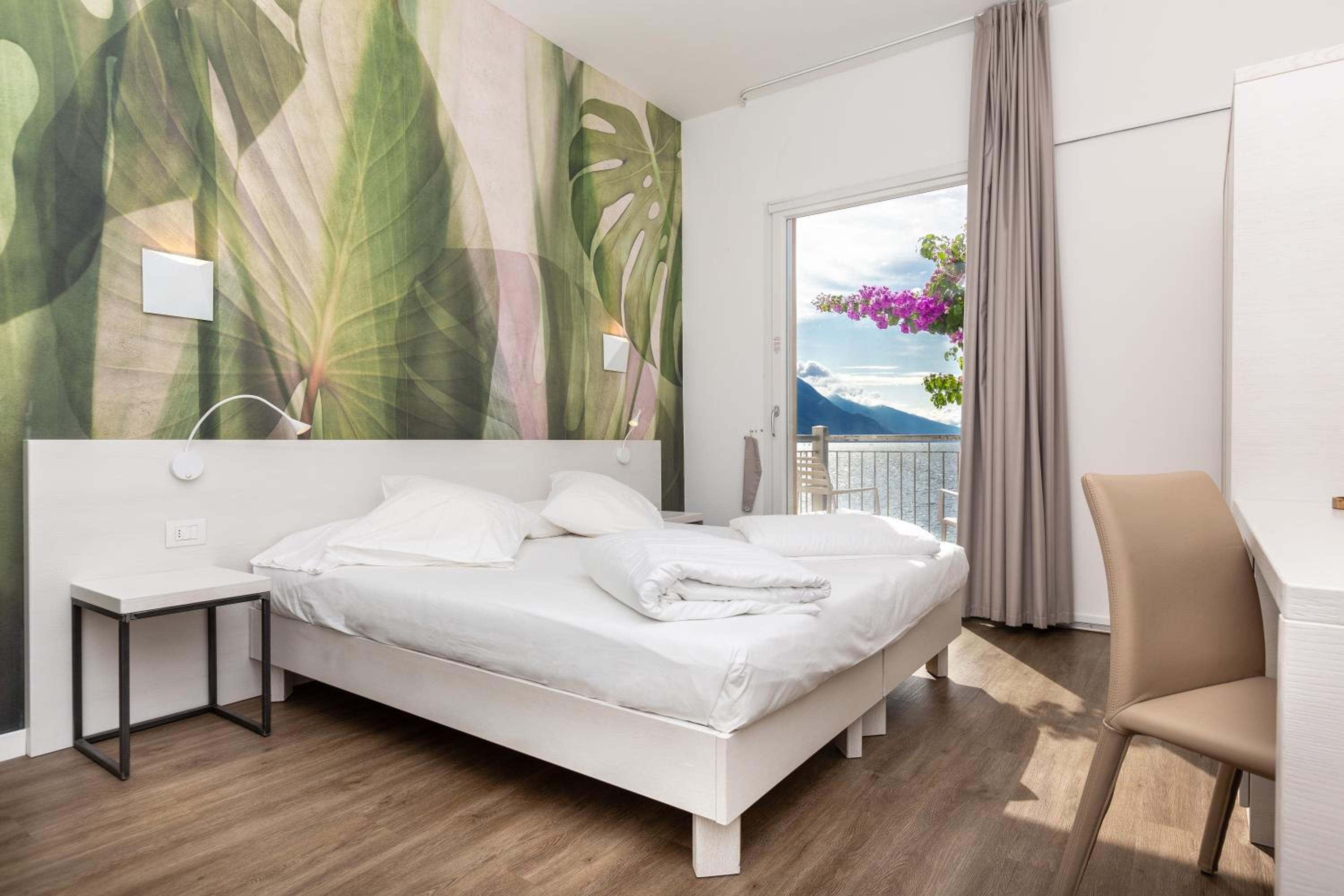 Triple Room with Lake View