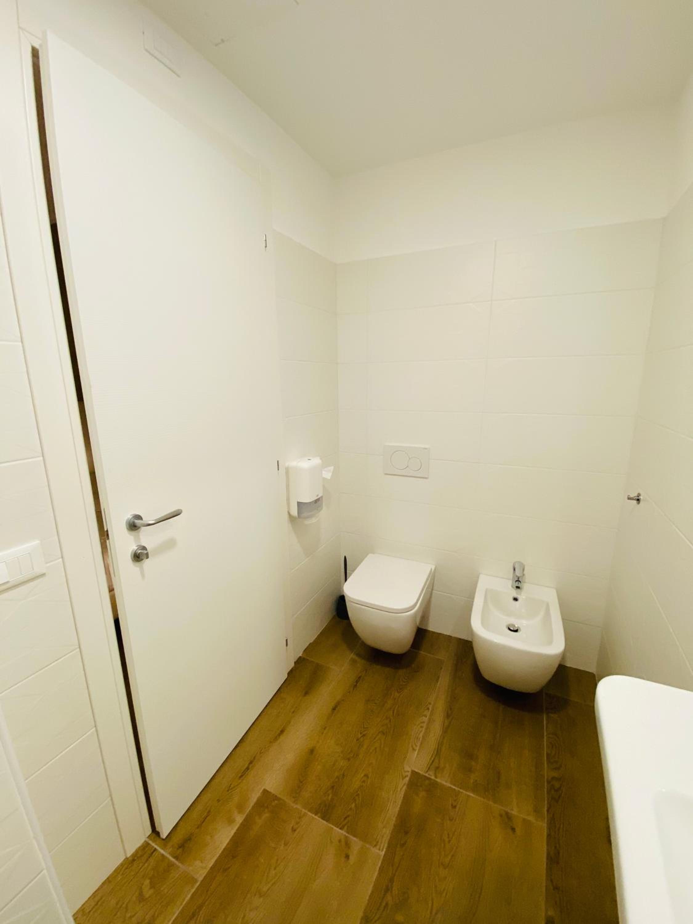 Deluxe Double Room - Photo 9