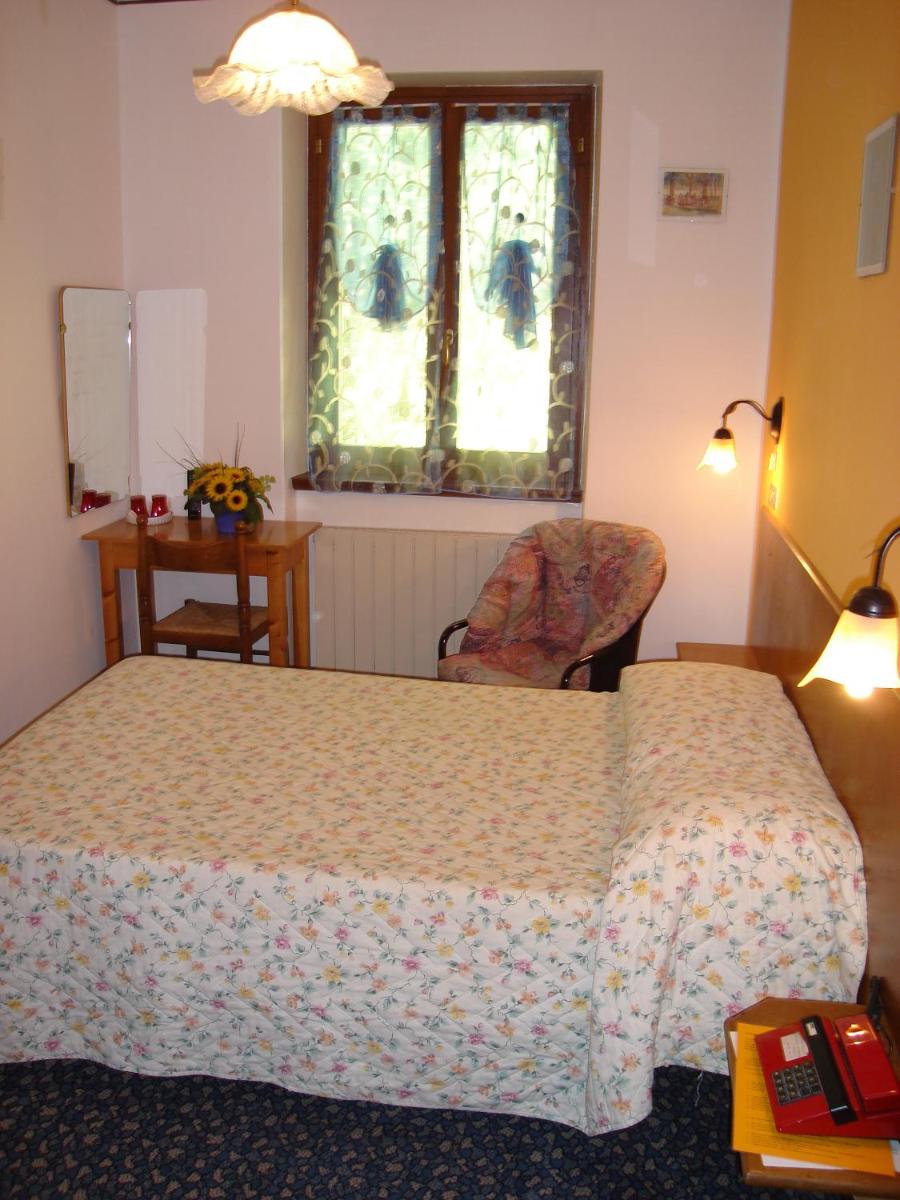 Single Room photo 1