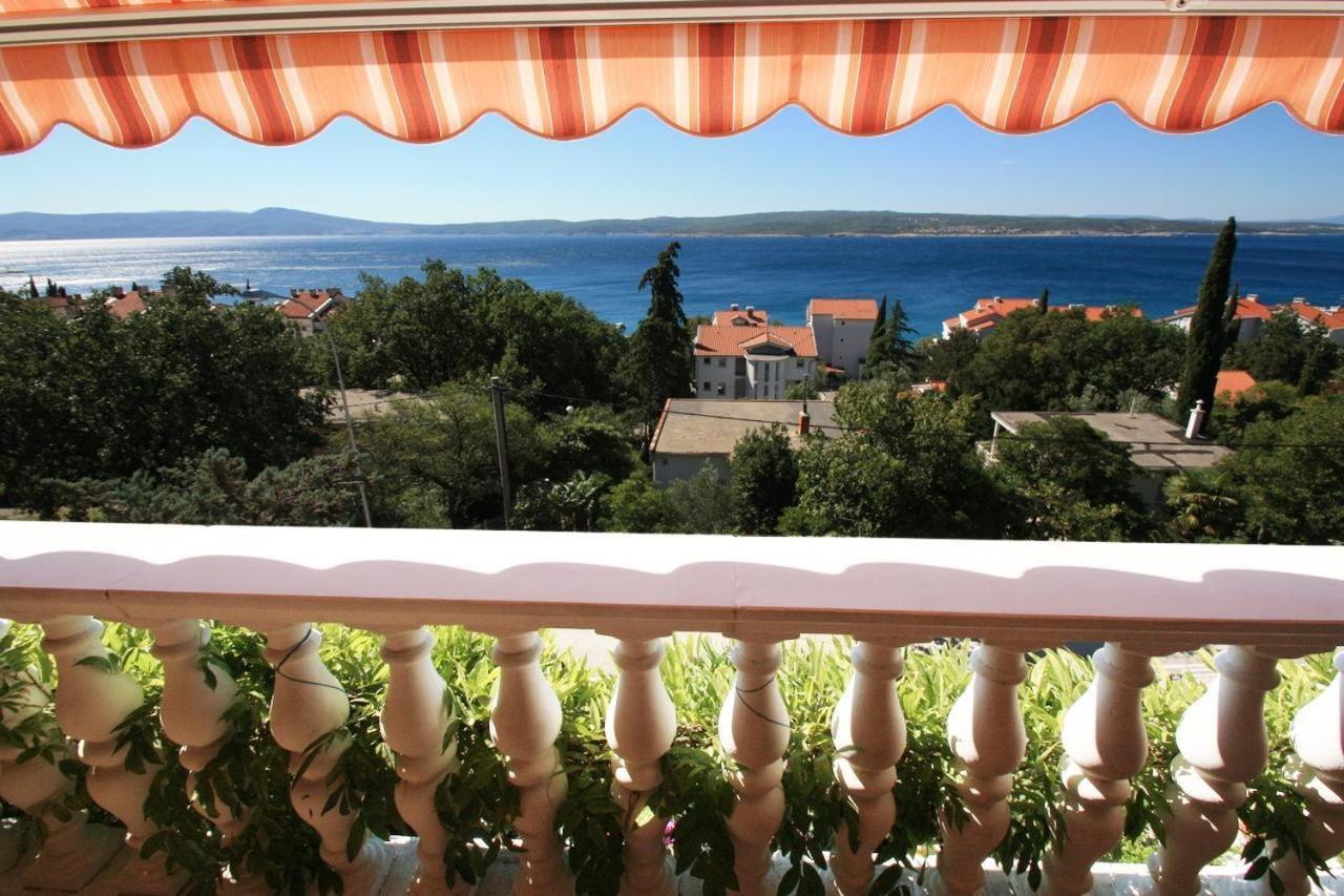 Apartment with Balcony photo 3