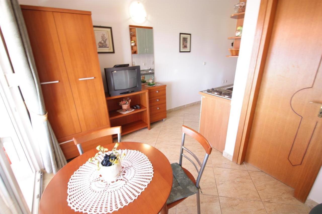 Apartment with Balcony photo 1
