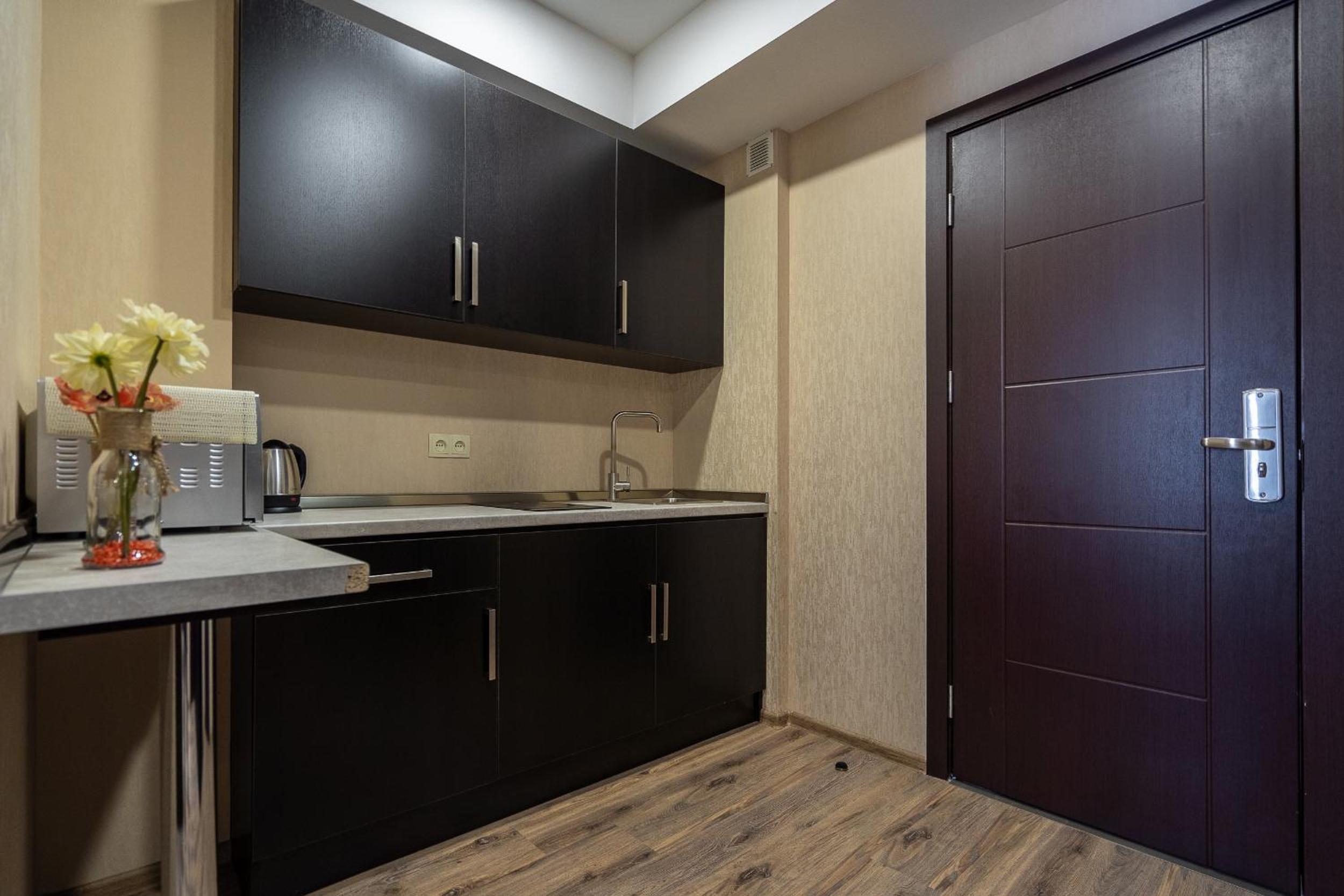 Suite with Balcony - Photo 37