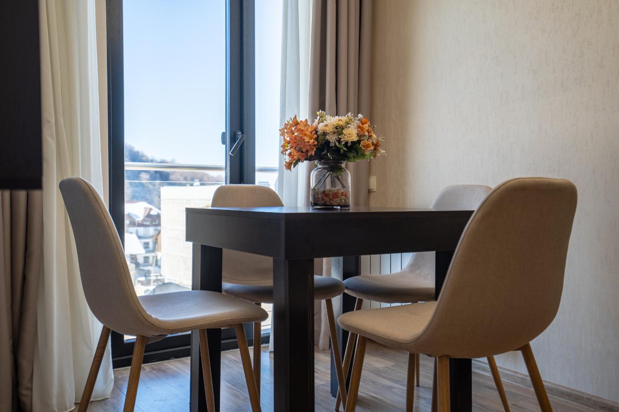 Suite with Balcony - Photo 31