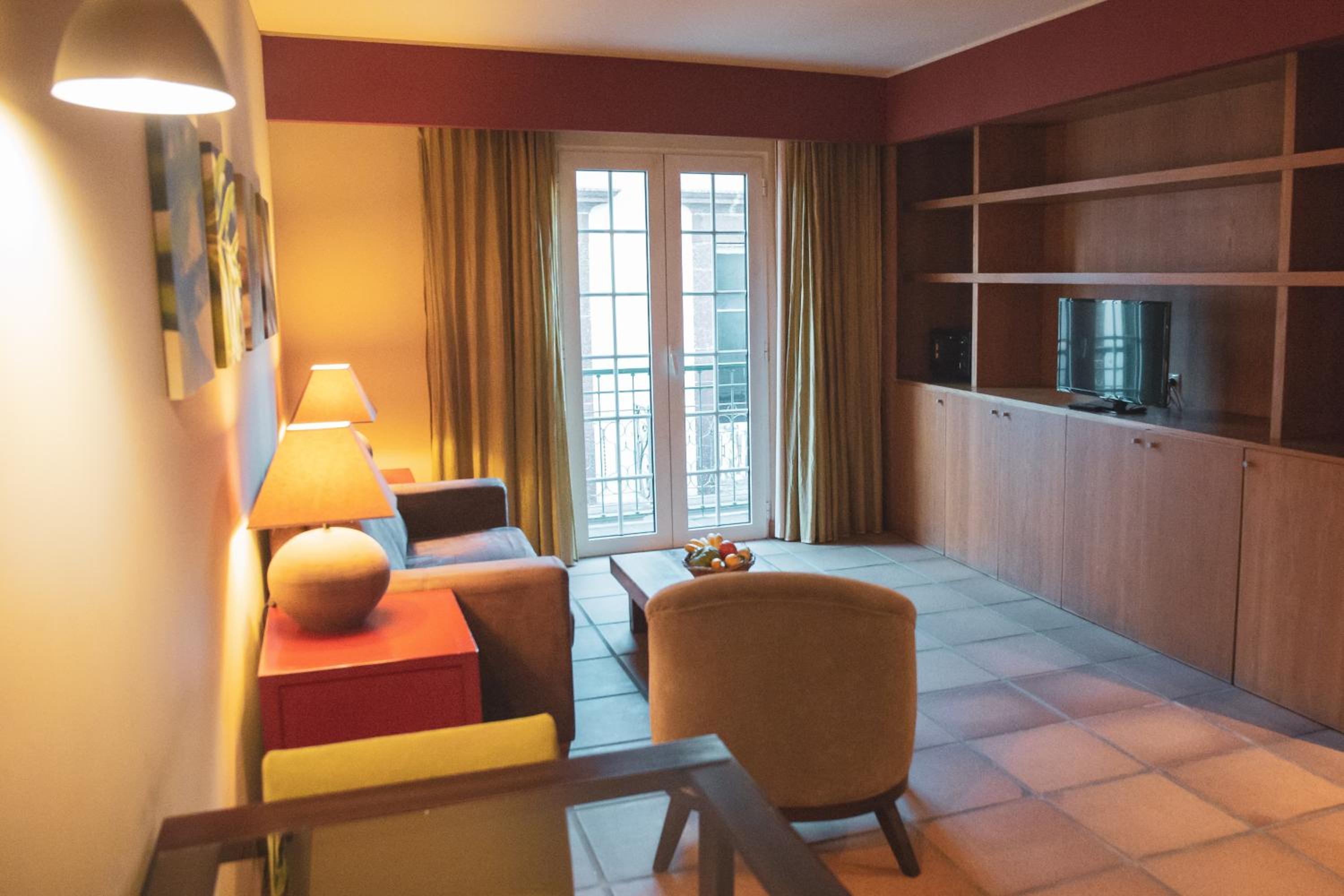 Apartment with Balcony - Photo 31