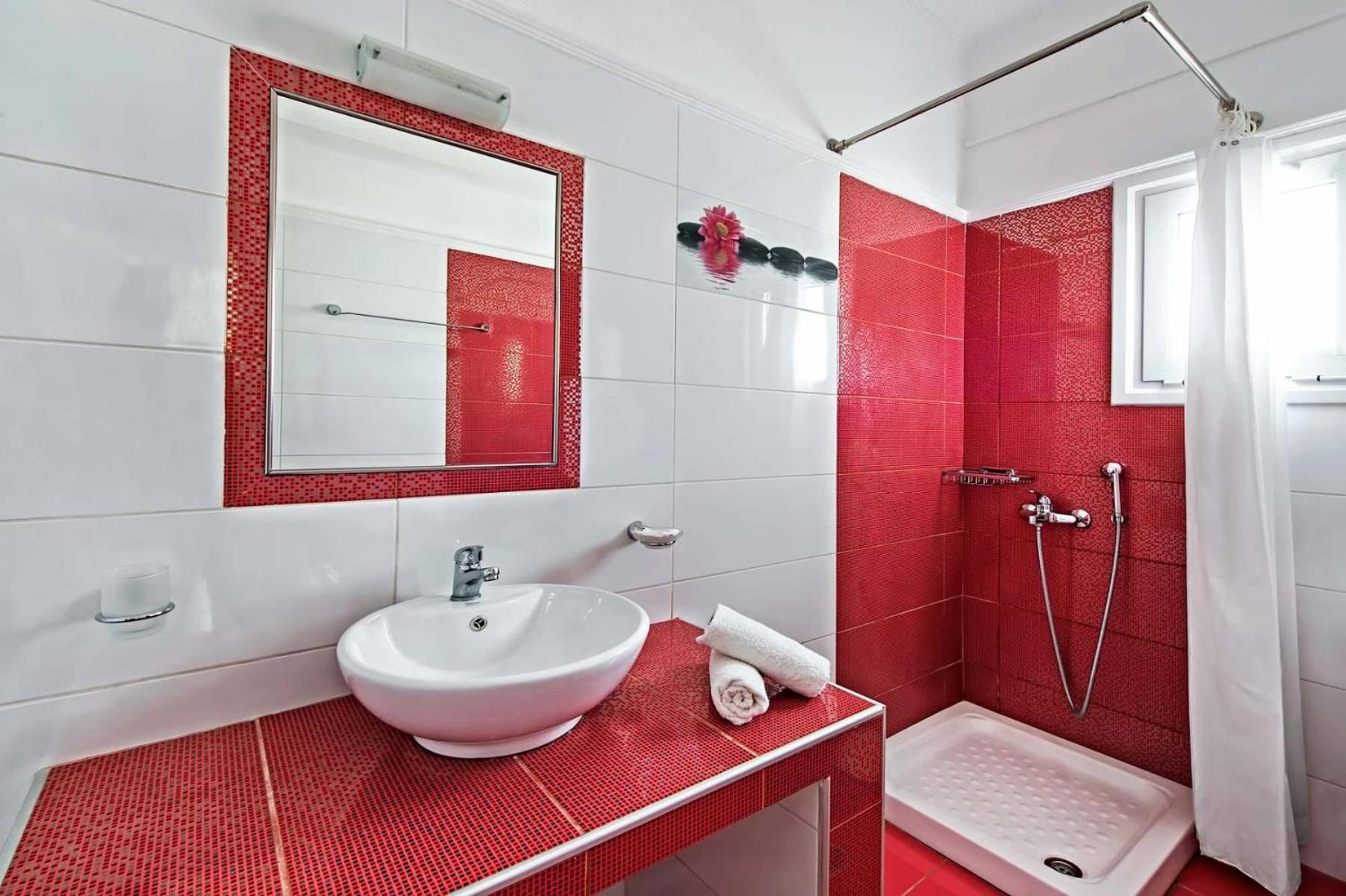 Deluxe Room - Photo 12