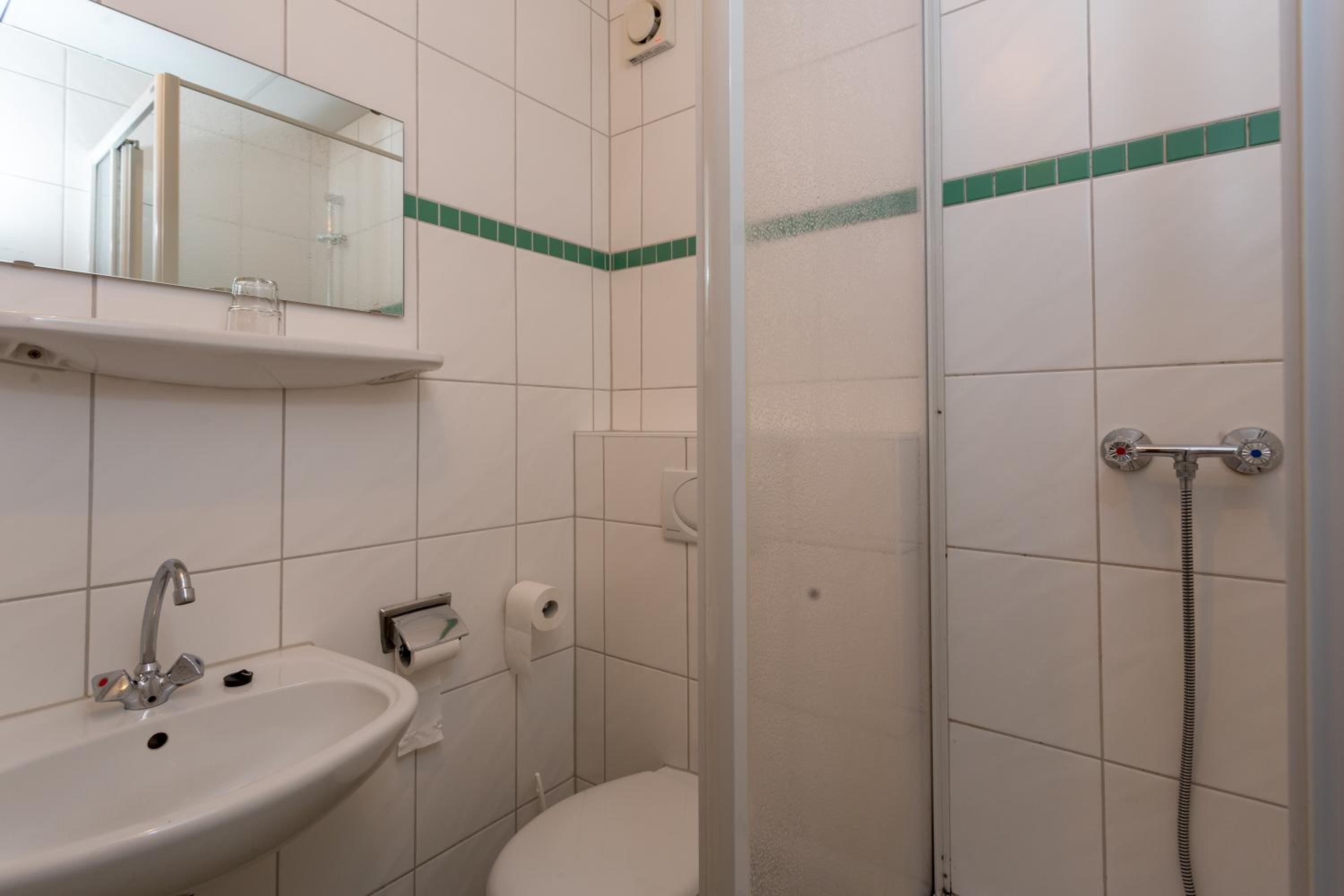 Double or Twin Room photo 3