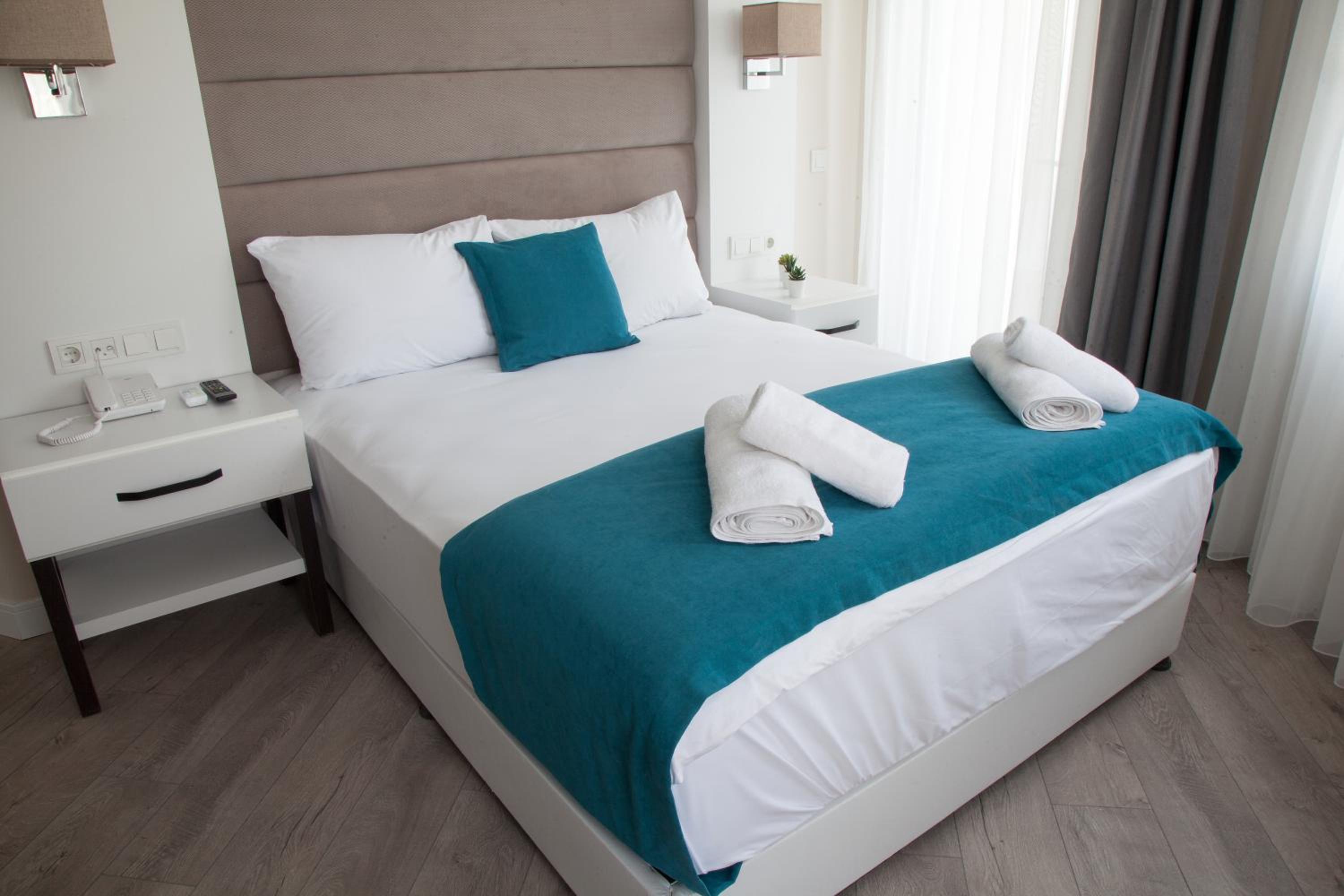 Double Room with Balcony (2 Adults + 1 Child)