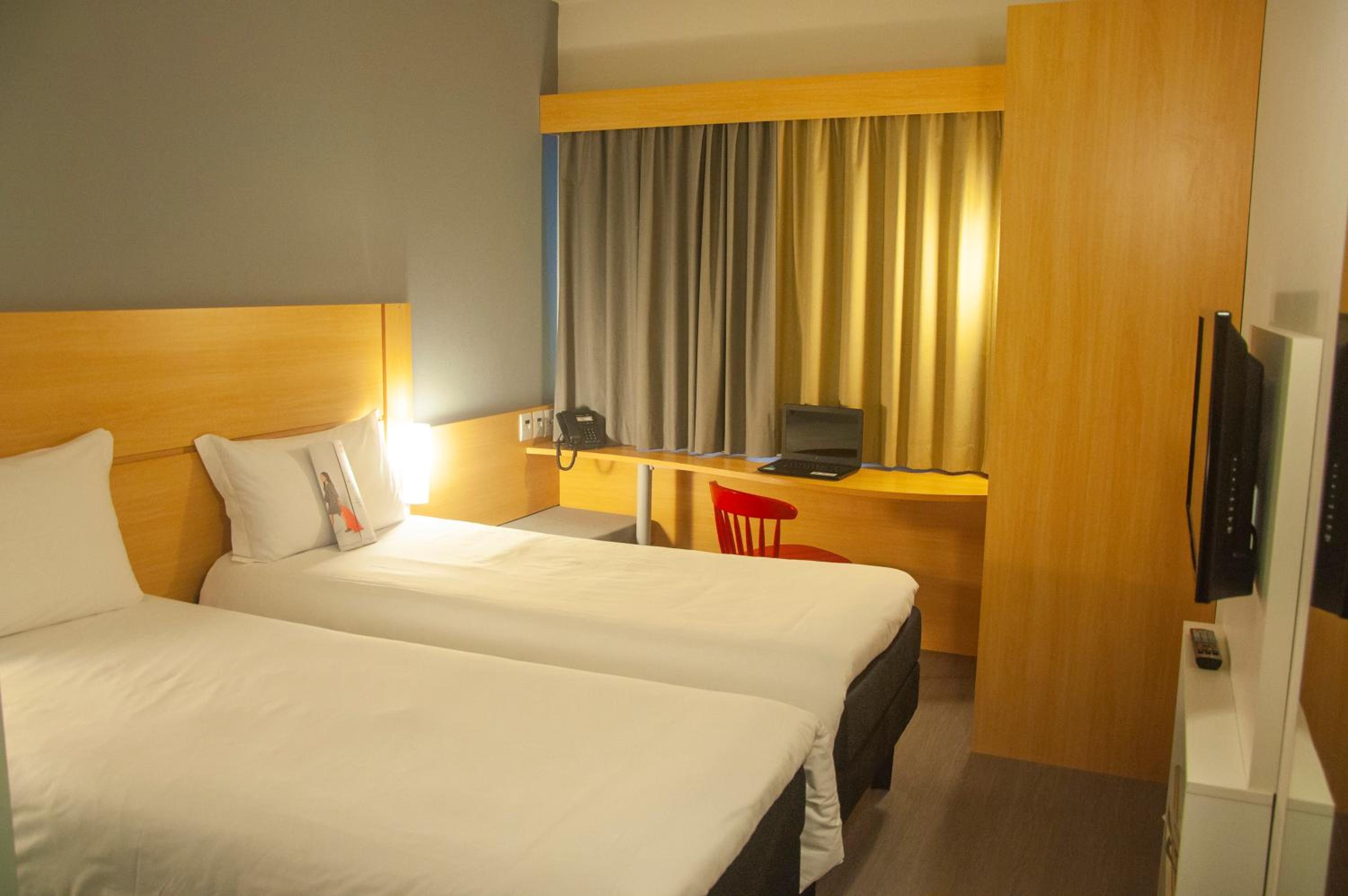 Standard Twin Room photo 1