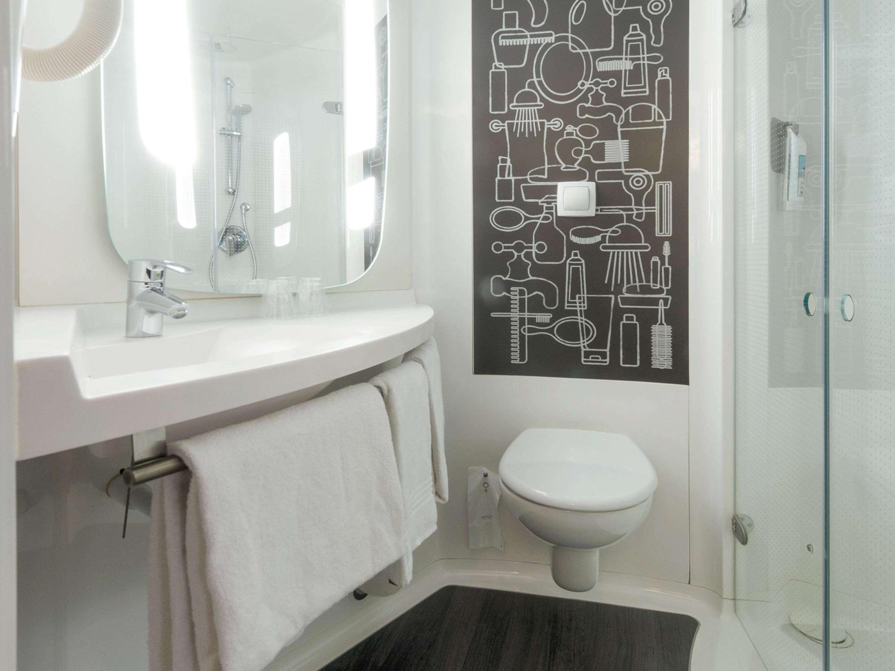 Standard Twin Room - Photo 4