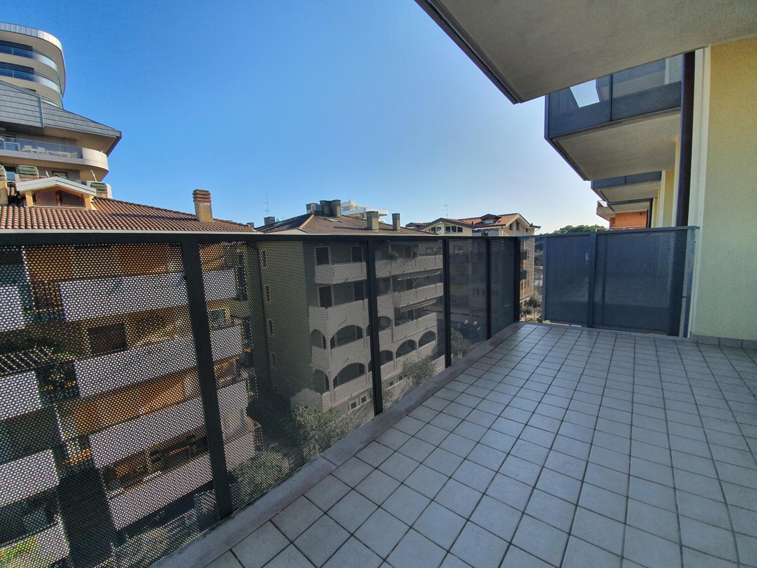 Apartment with Lateral Lagoon View - Photo 7
