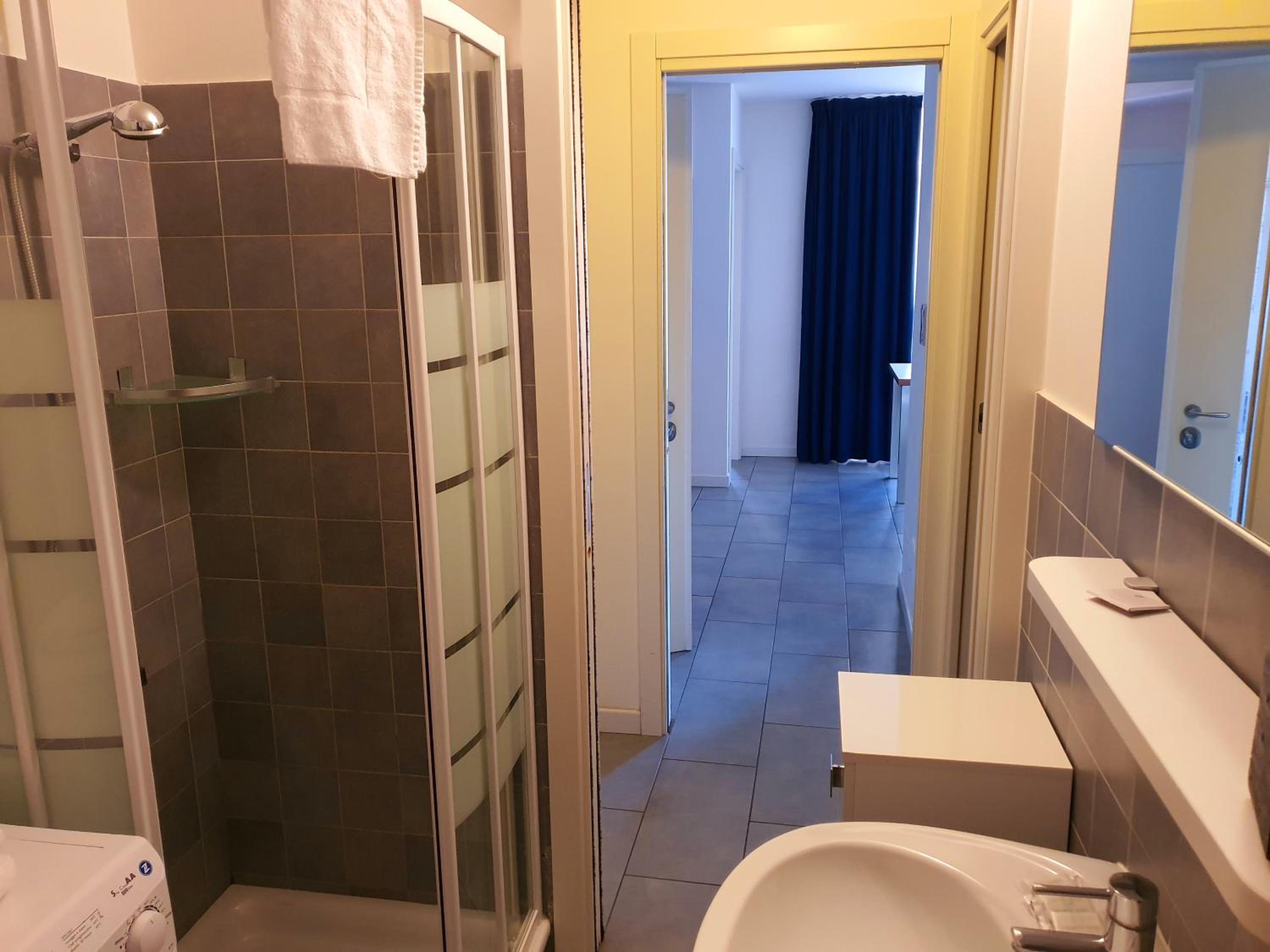 Two-Bedroom Apartment - Photo 8