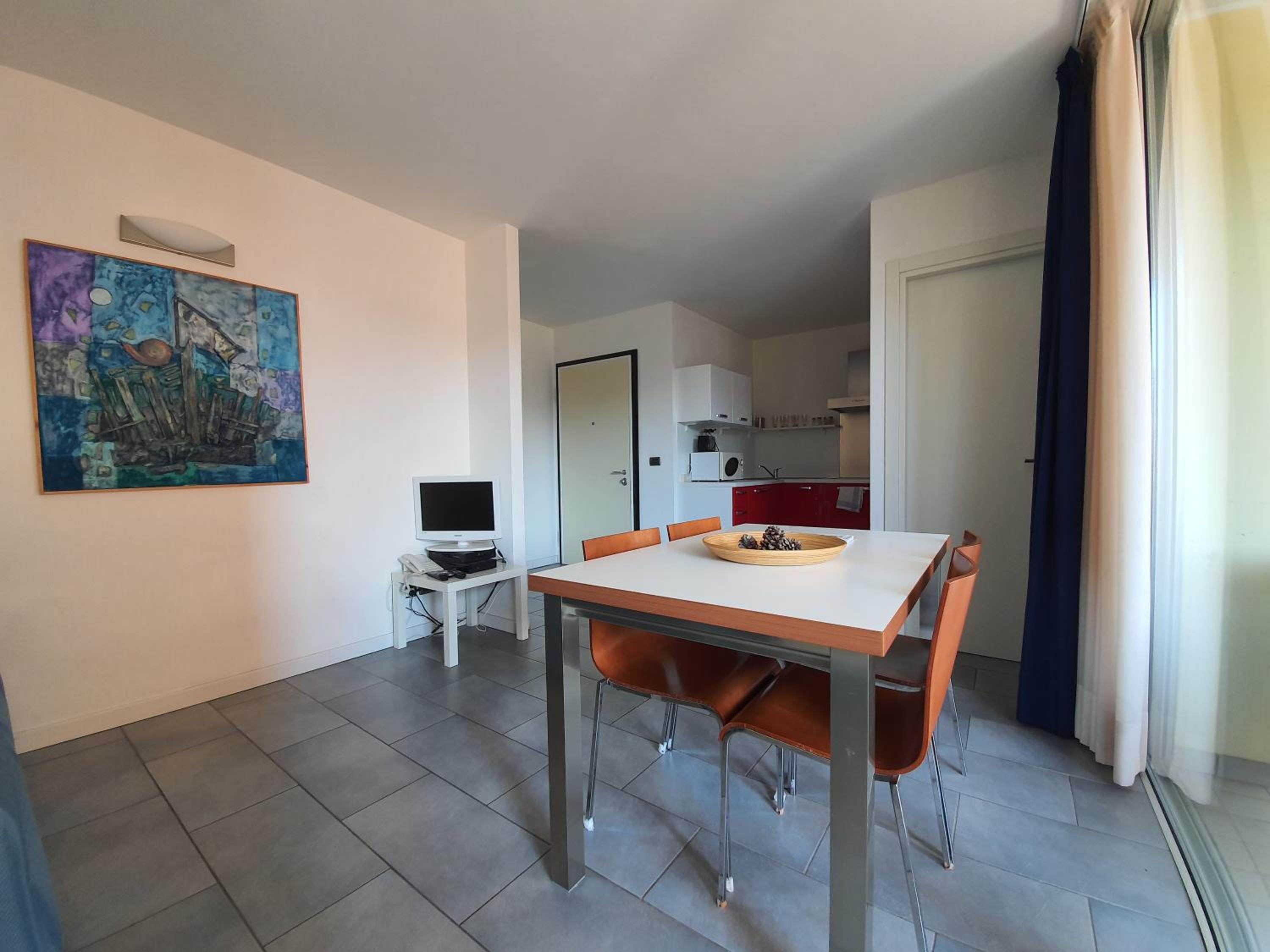 Two-Bedroom Apartment - Photo 3