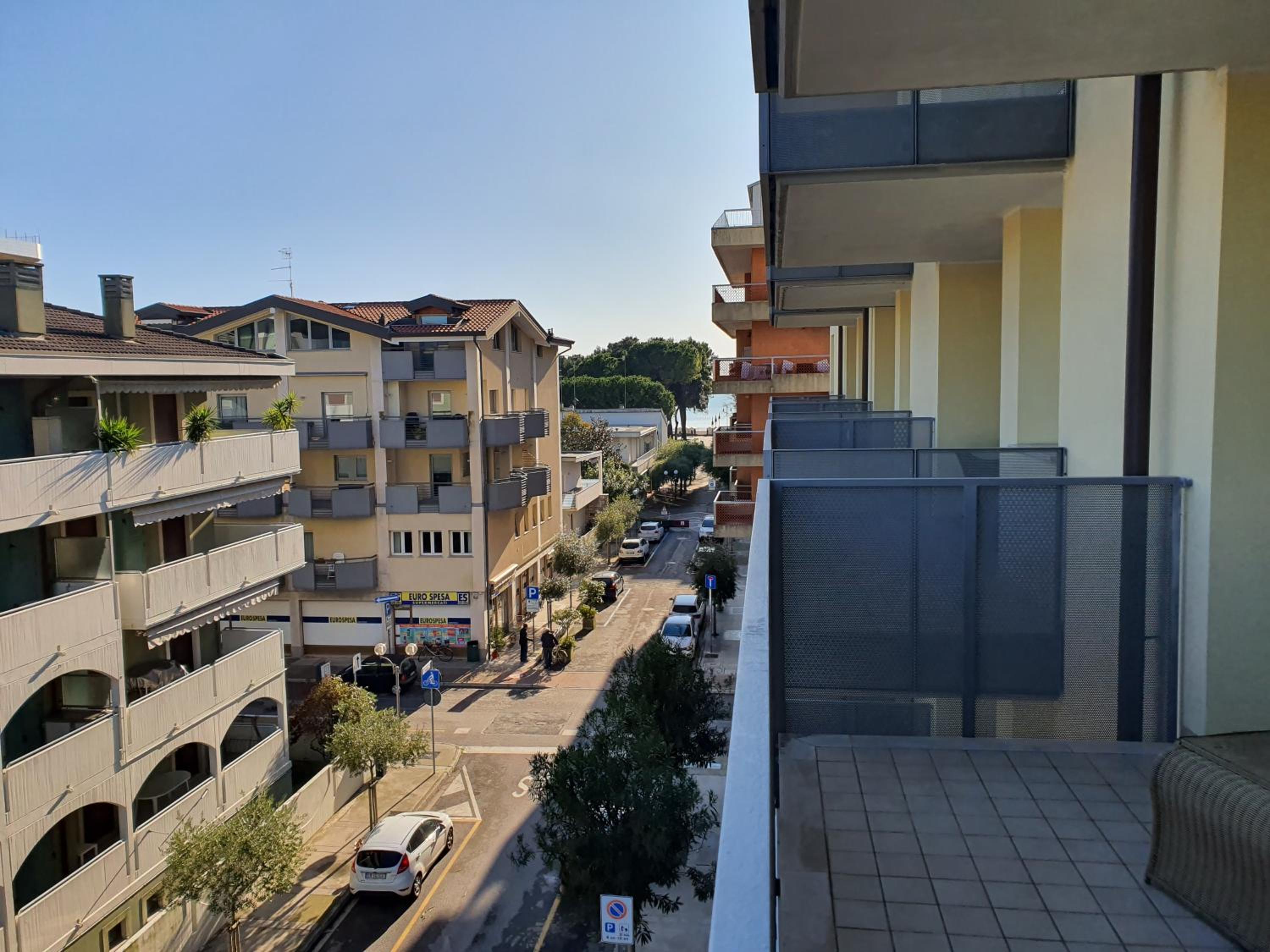 Apartment with Lateral Lagoon View - Photo 11