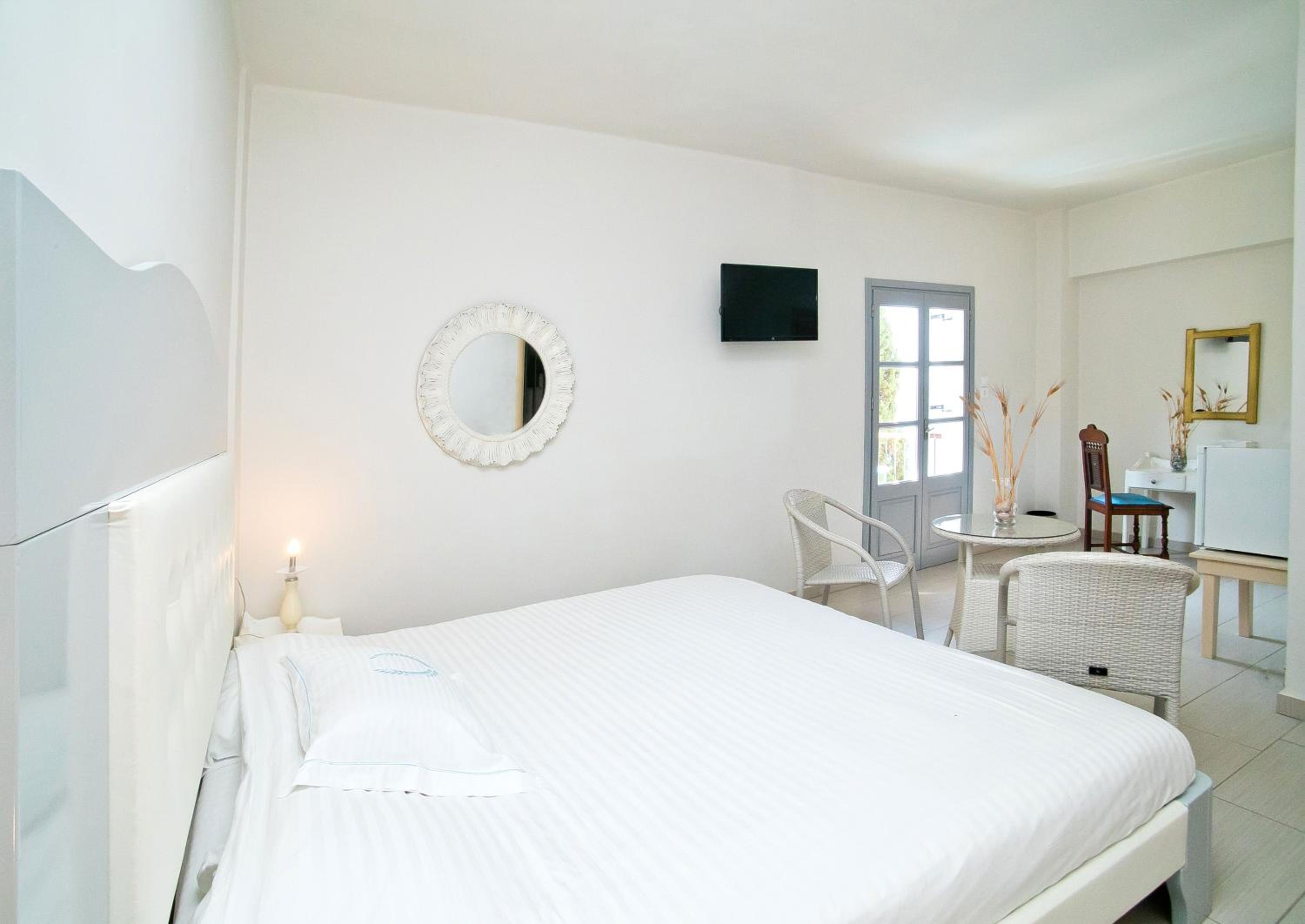 Superior Double Room with Side Sea View photo 1