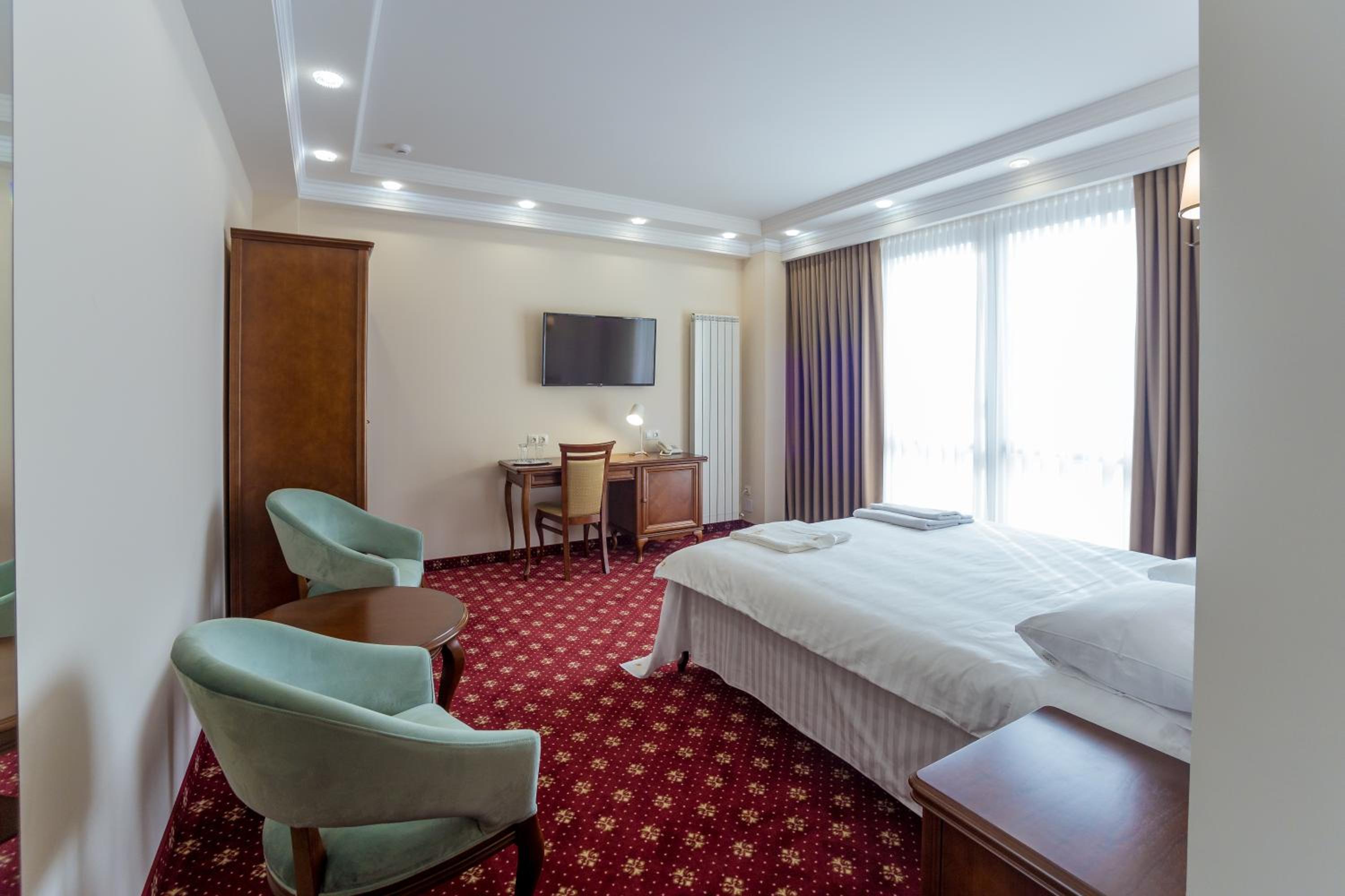 Large Double Room photo 1