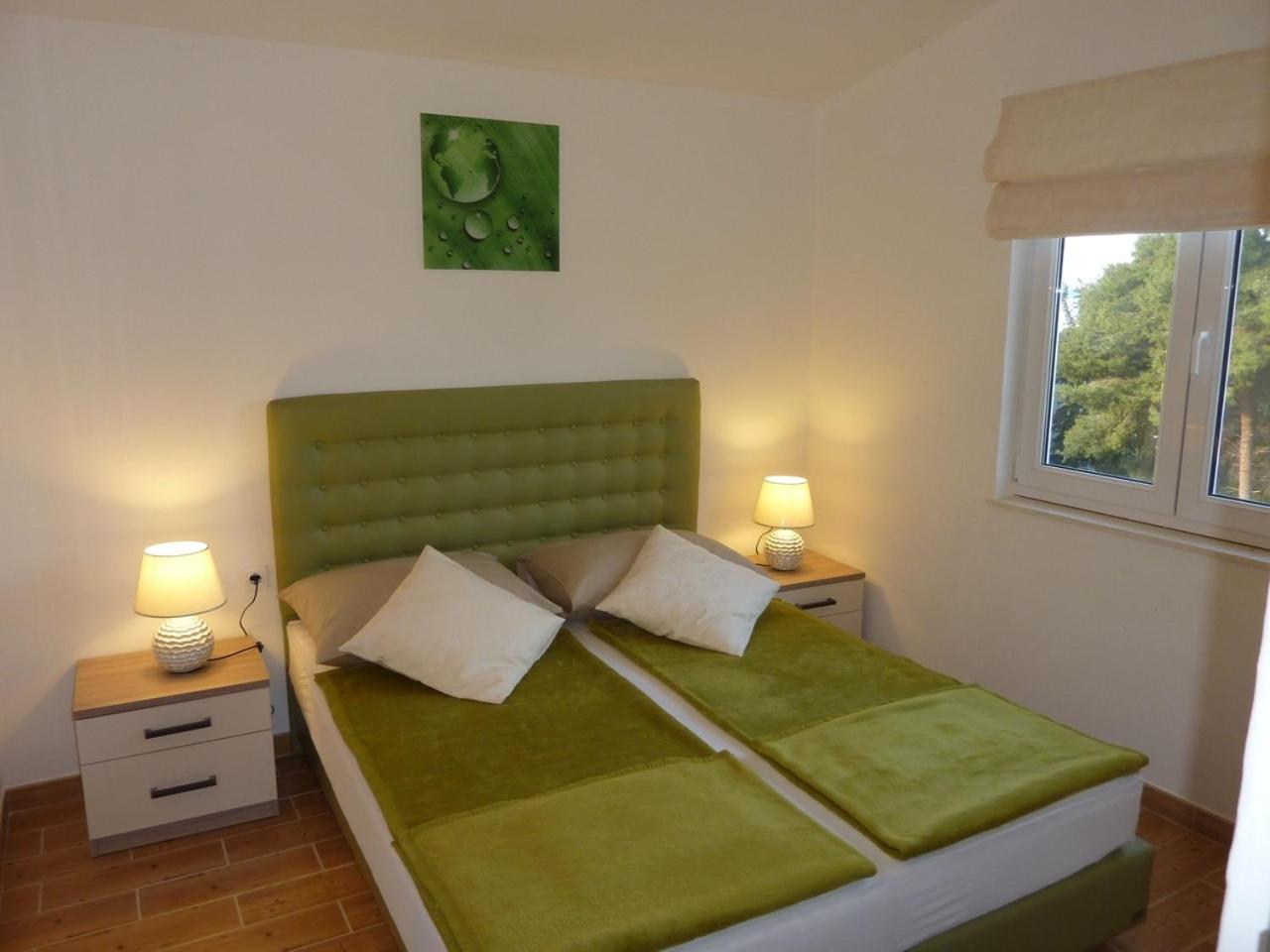 Two-Bedroom Apartment with Balcony and Sea View - Photo 7
