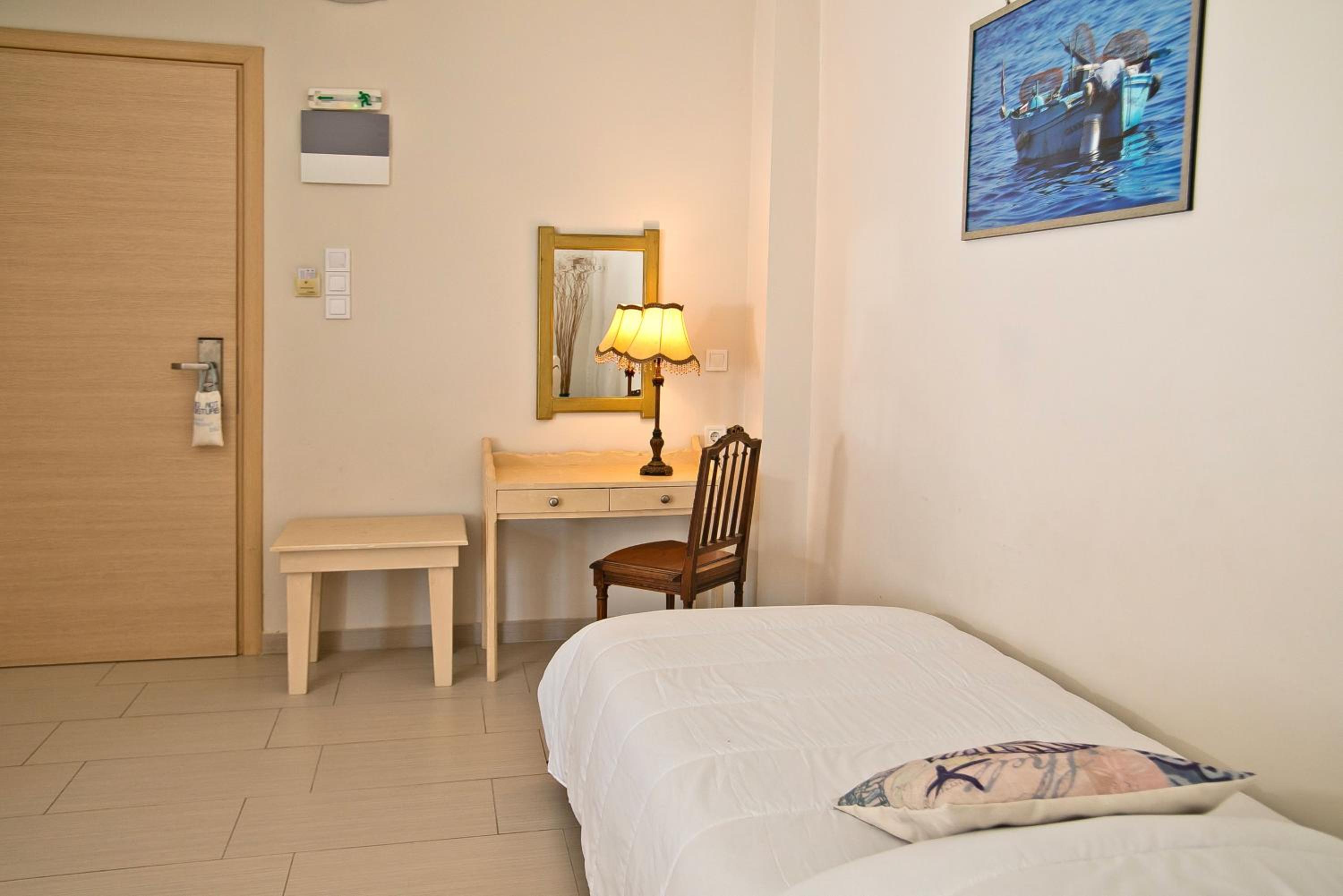 Family Room with Side Sea View photo 3