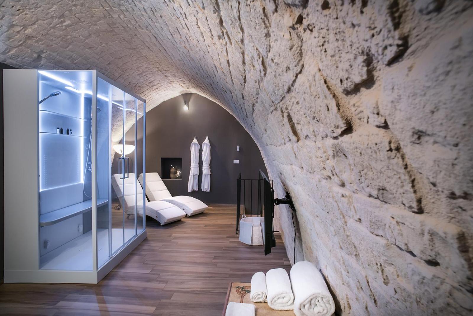 Suite with Sauna