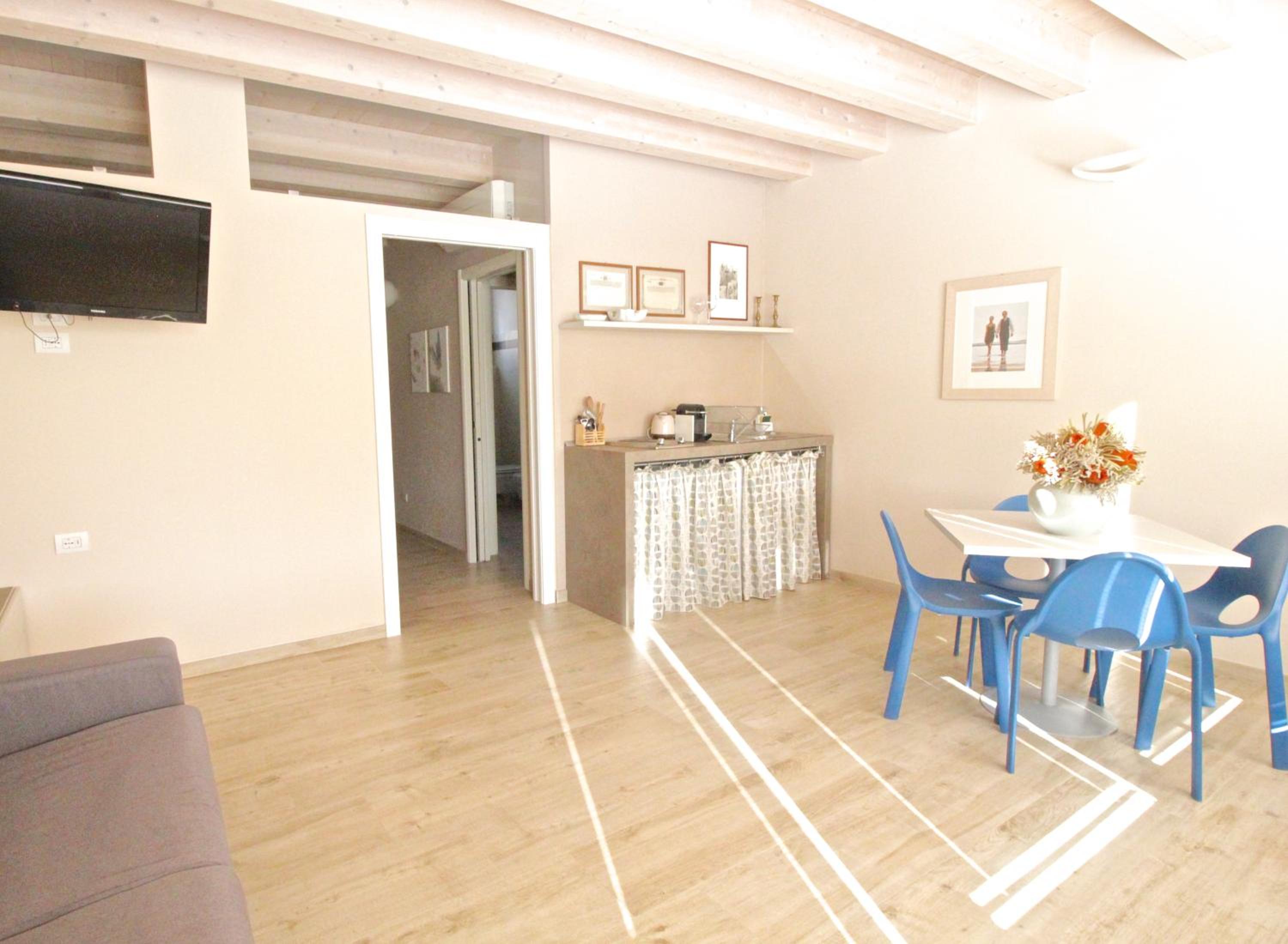 Deluxe Queen Suite