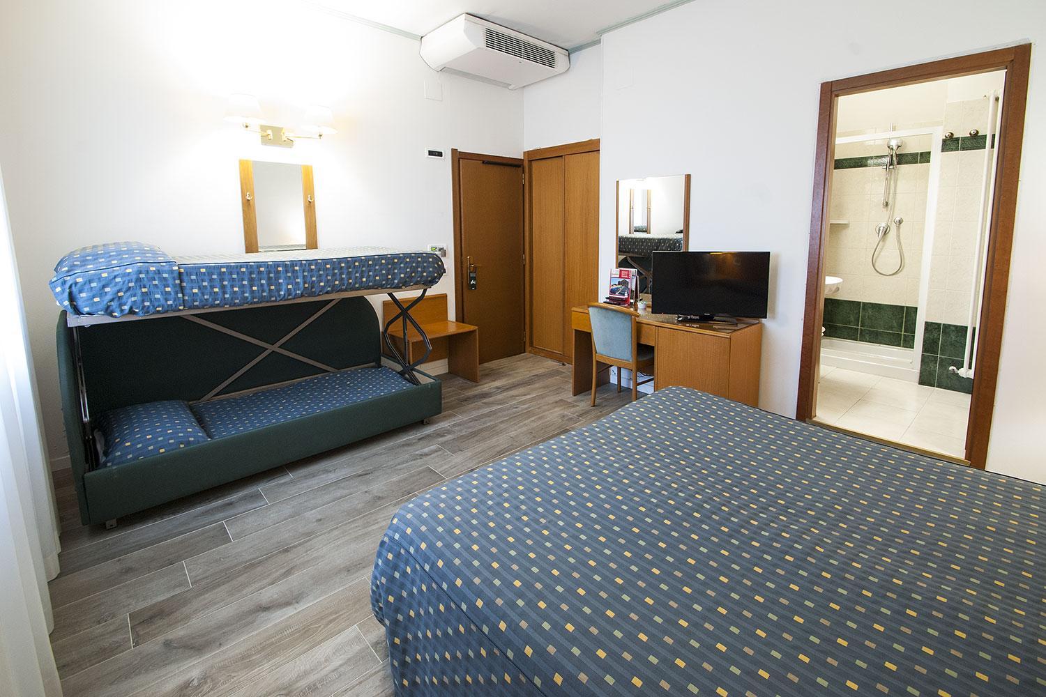 Quadruple Room photo 3
