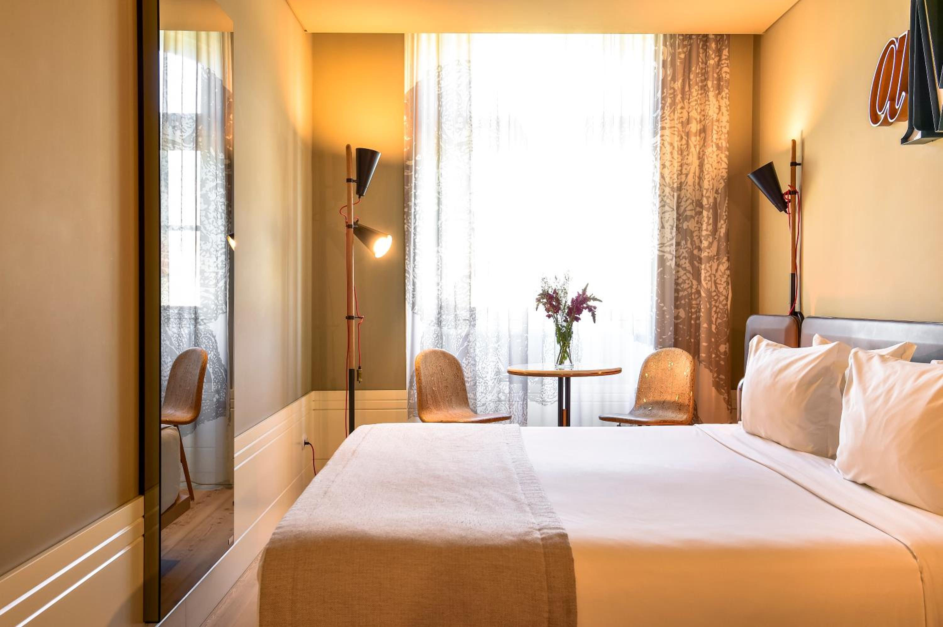 Suite with Rossio Square View thumbnail 6