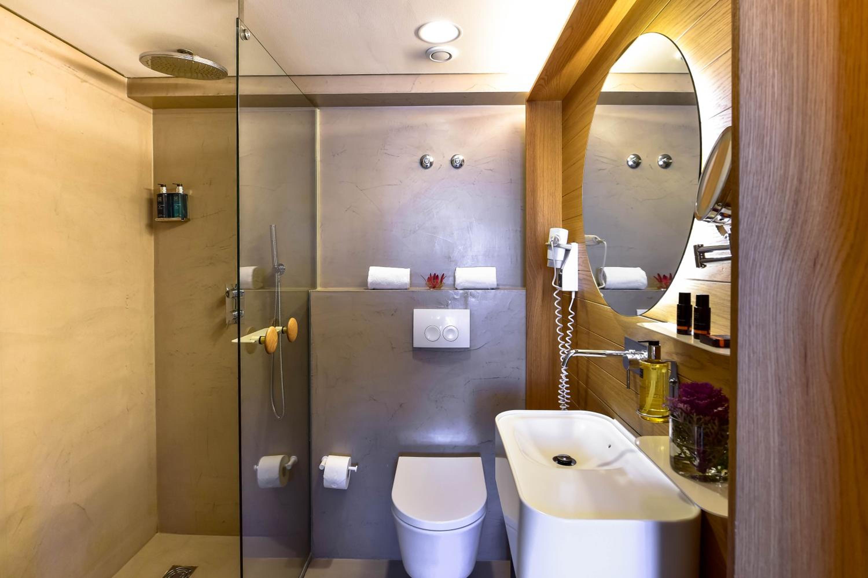 Available room
