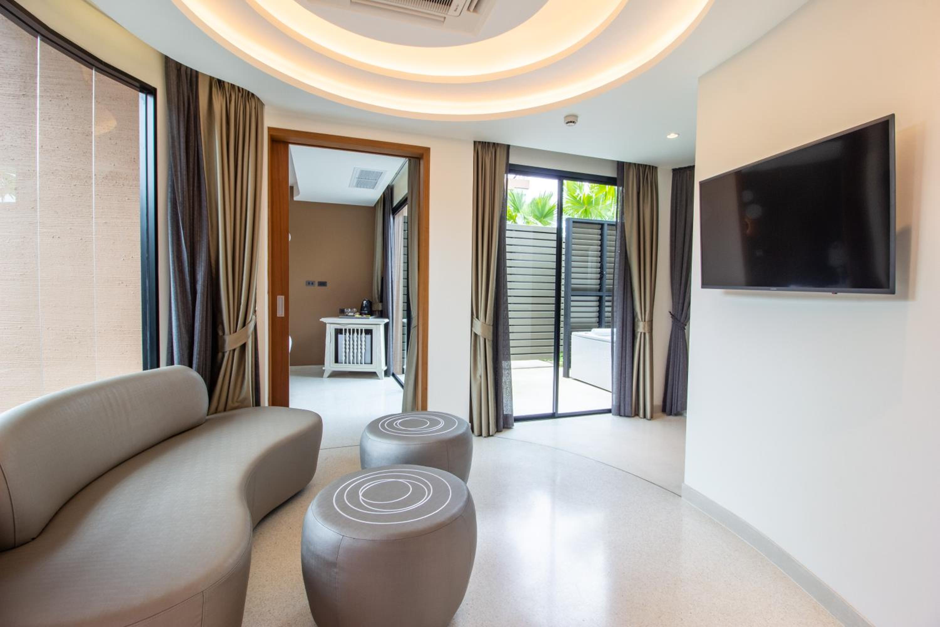 Villa with Jacuzzi - Photo 3