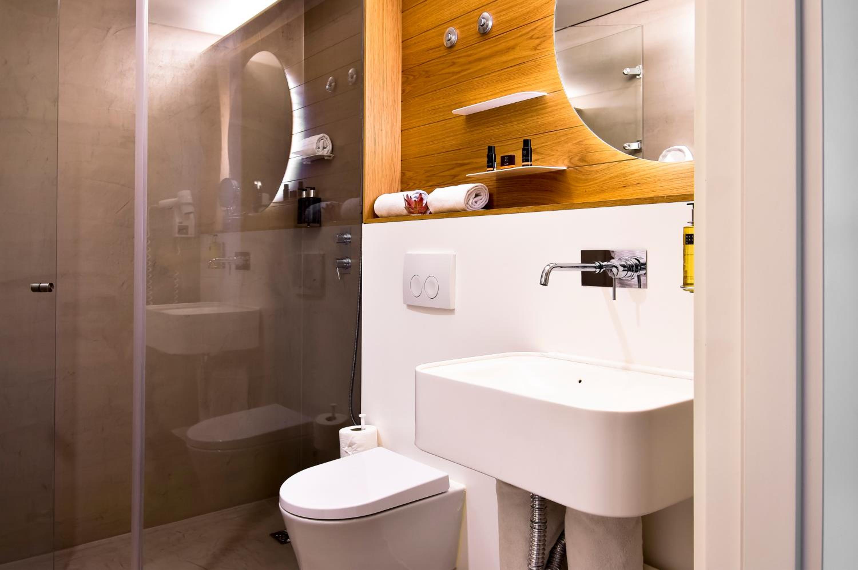 Available room