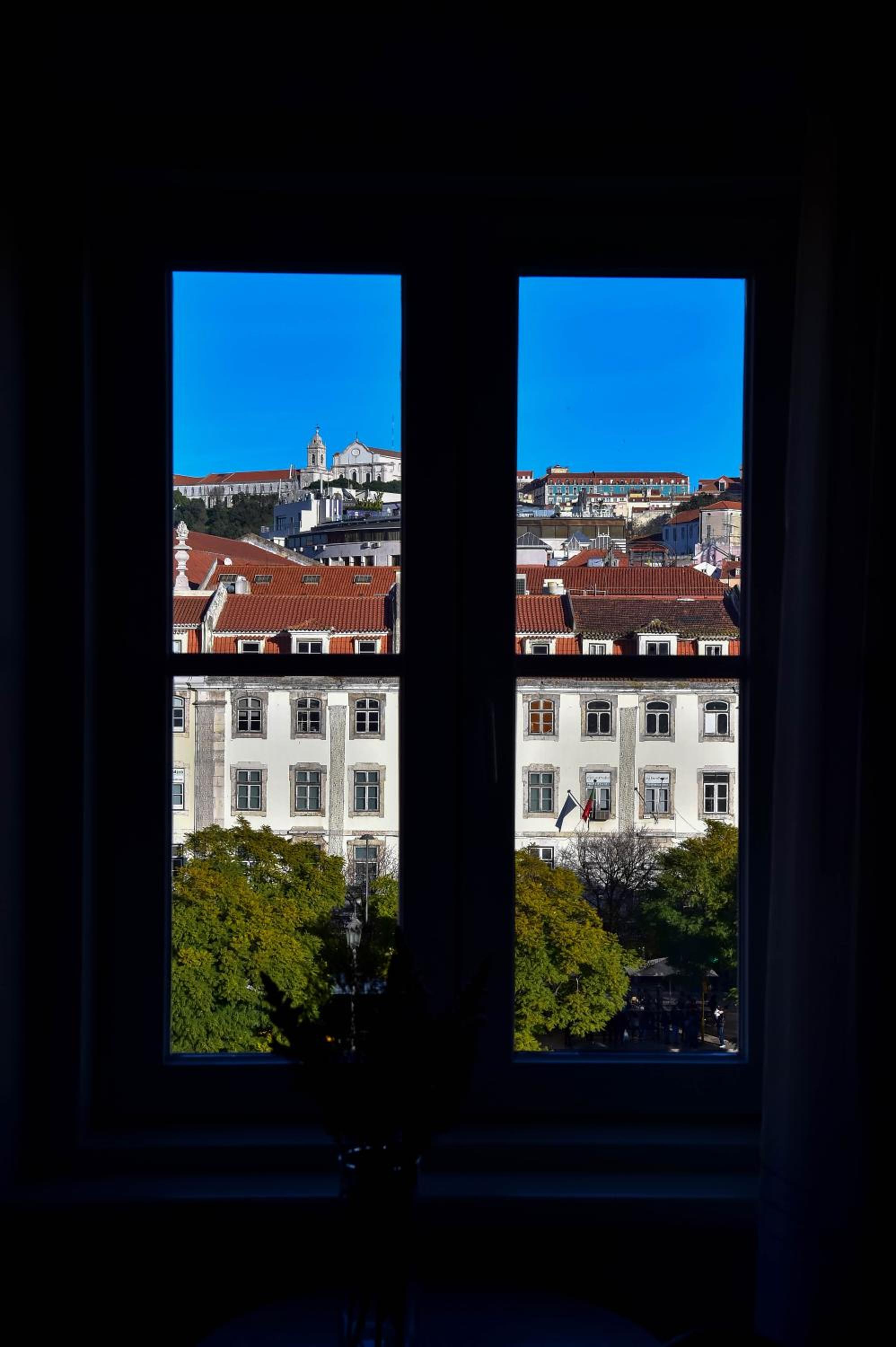 Double Room with Rossio Square view thumbnail 5