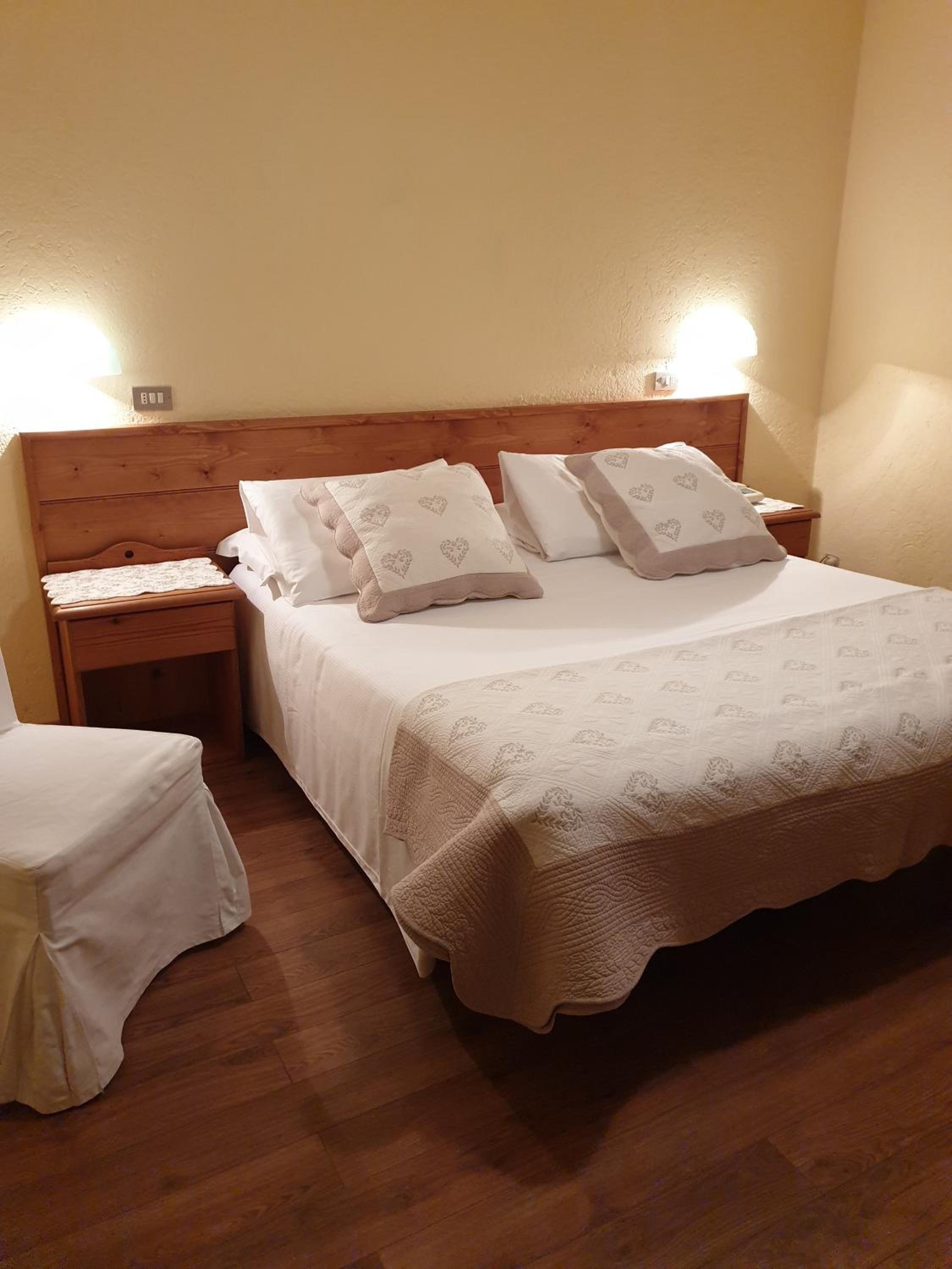 Double or Twin Room photo 3