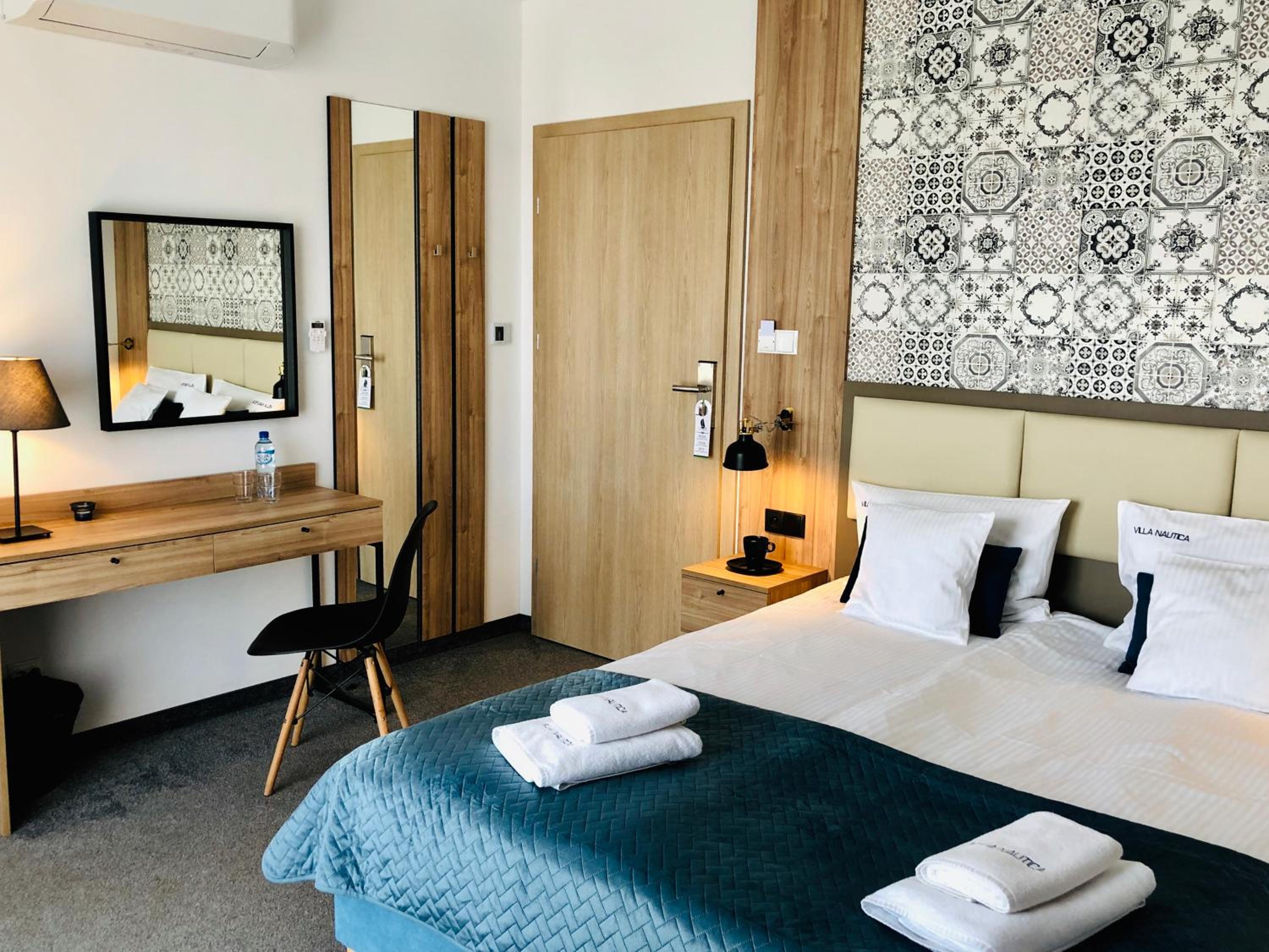 Standard Plus Double or Twin Room with Balcony - Photo 1