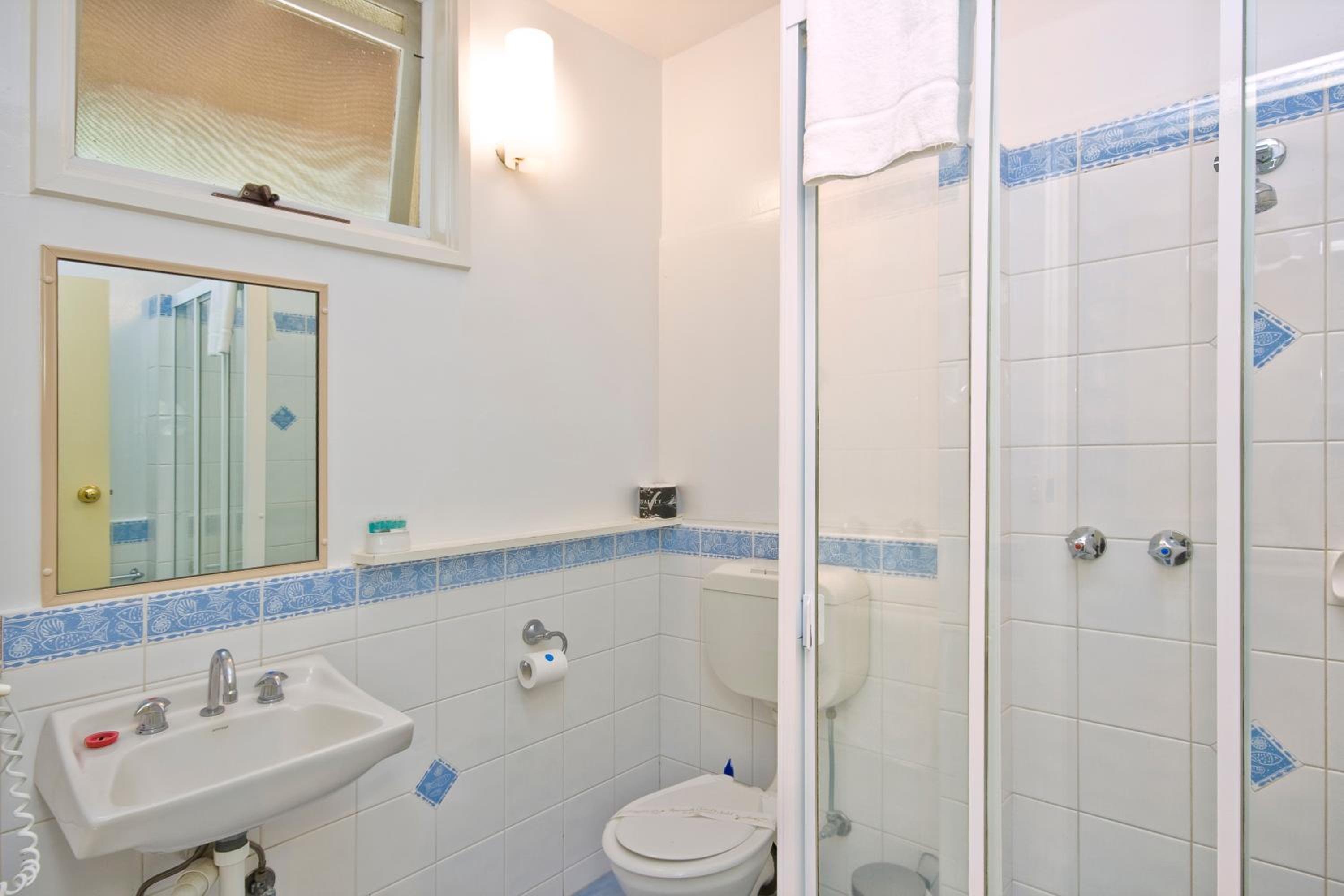 Executive Queen Room with Ocean View photo 3