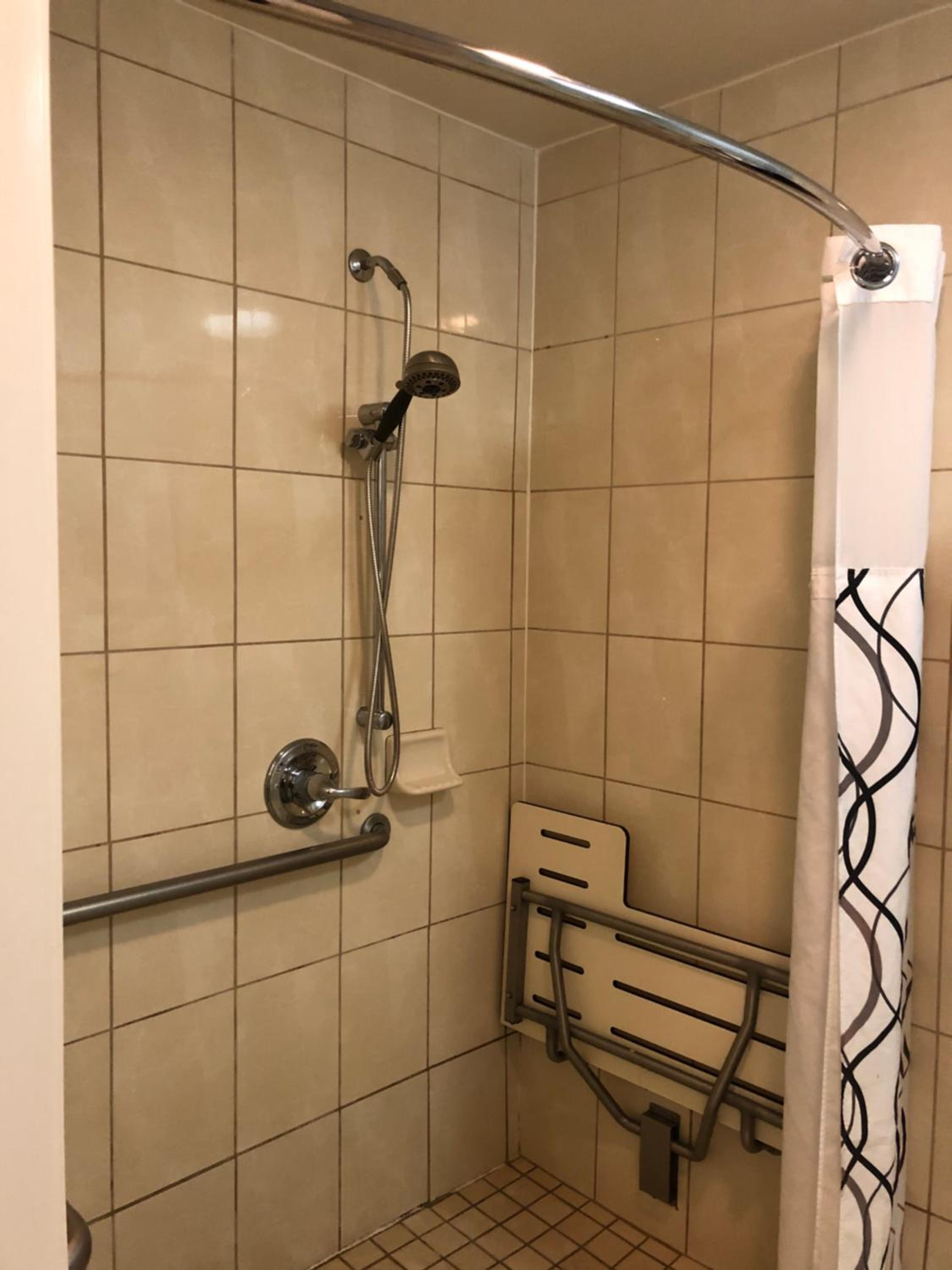 King Room - Disability Access - Photo 4