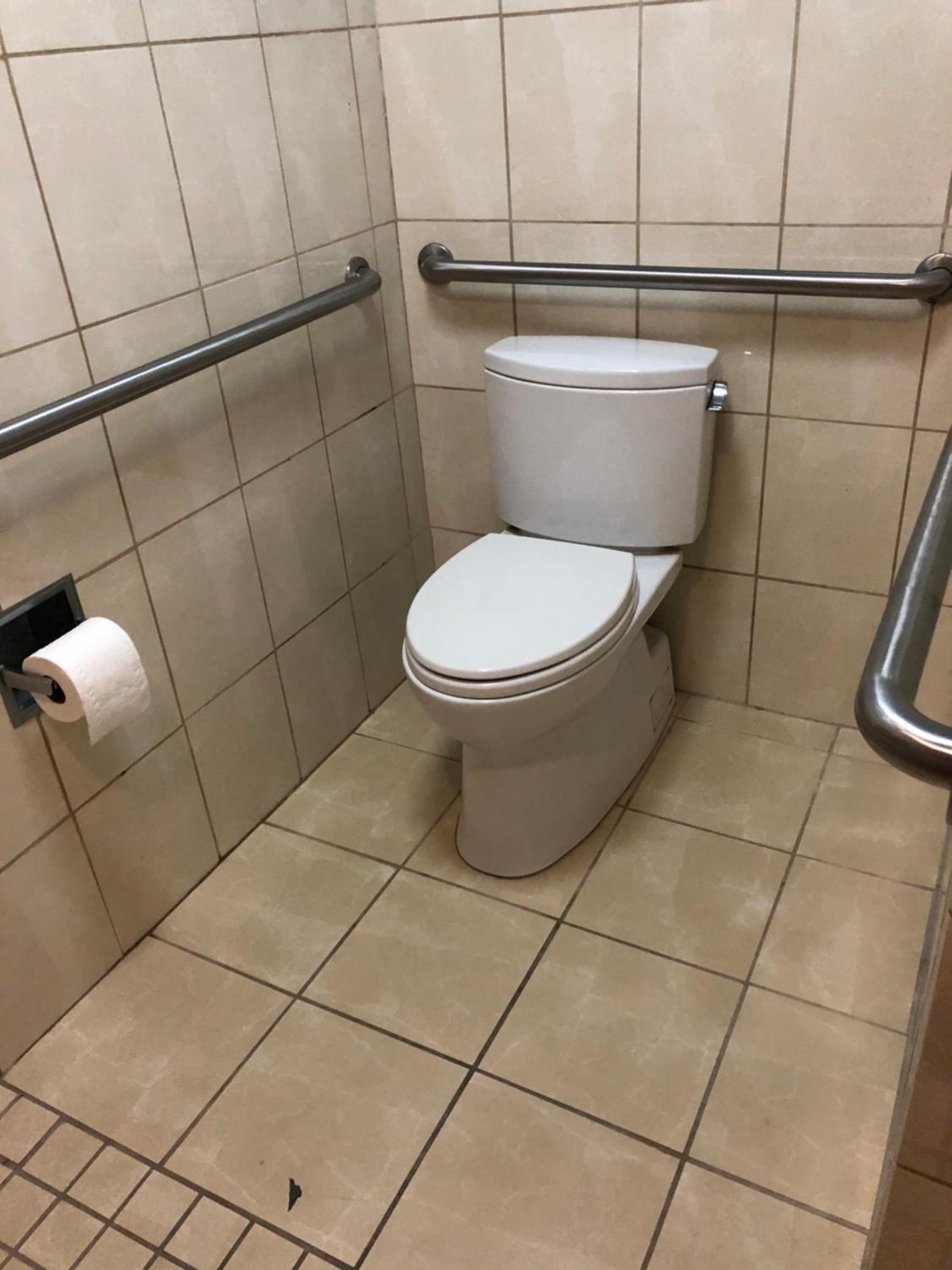 King Room - Disability Access - Photo 3