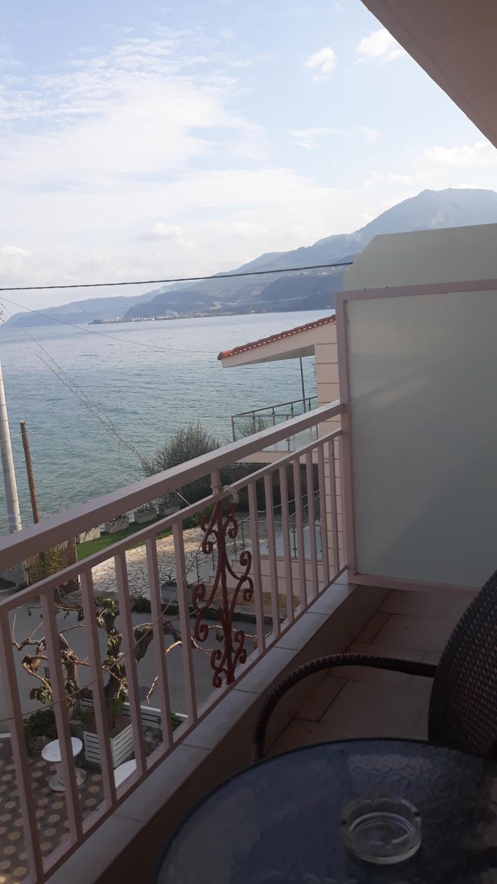 Double or Twin Room with Sea View - Photo 4
