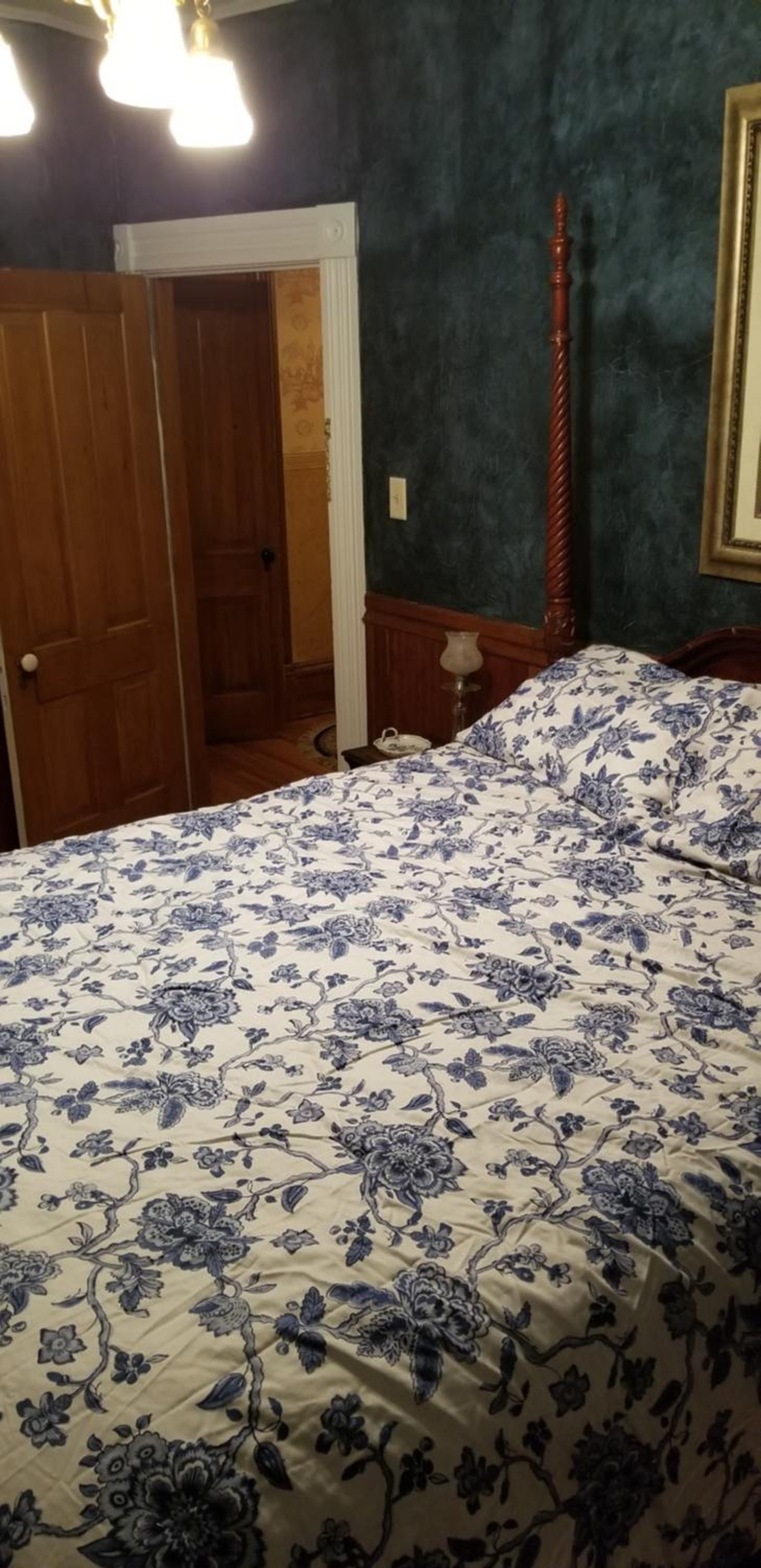 Queen Room - Photo 18