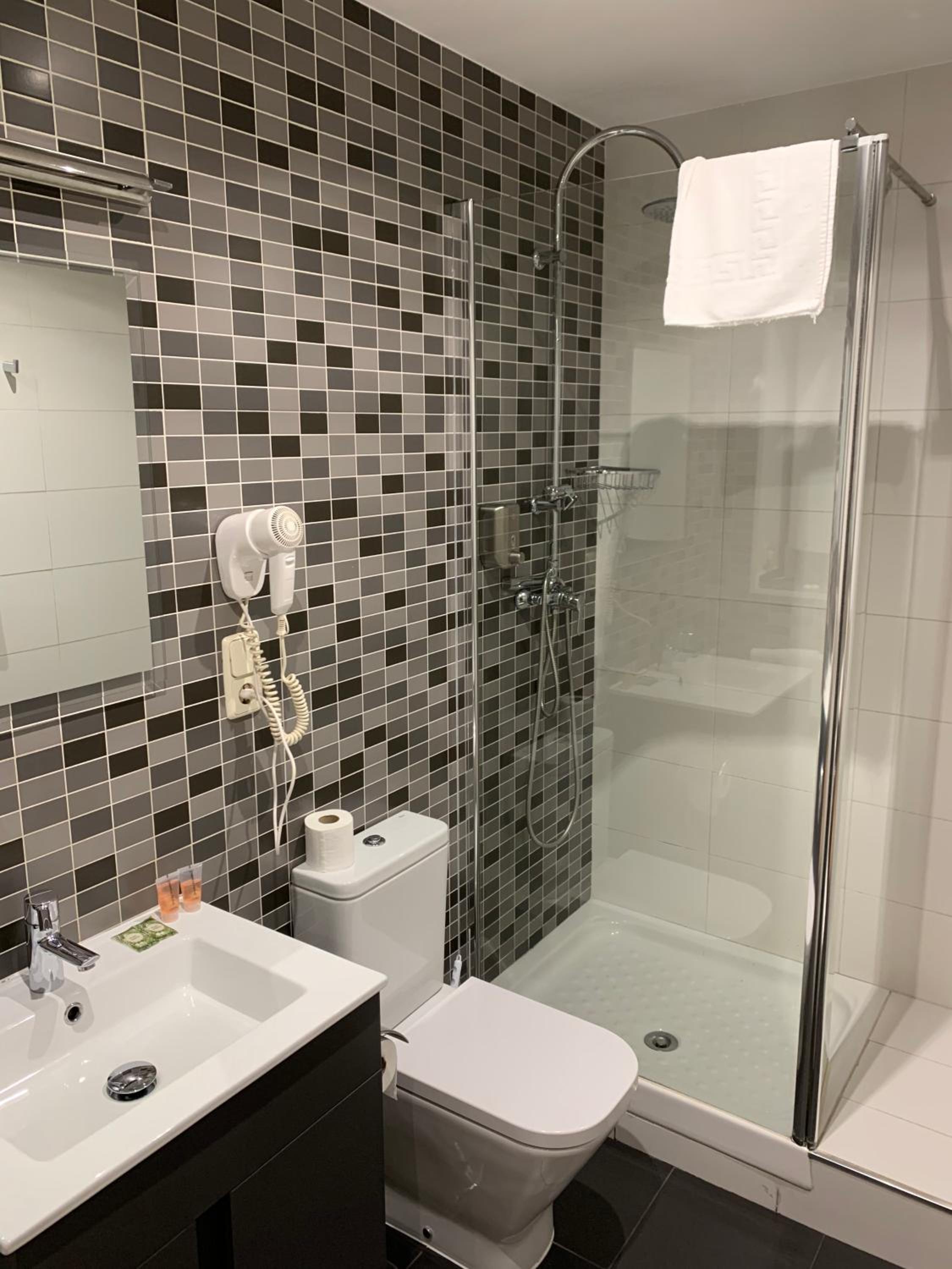 Triple Room with Shower photo 2