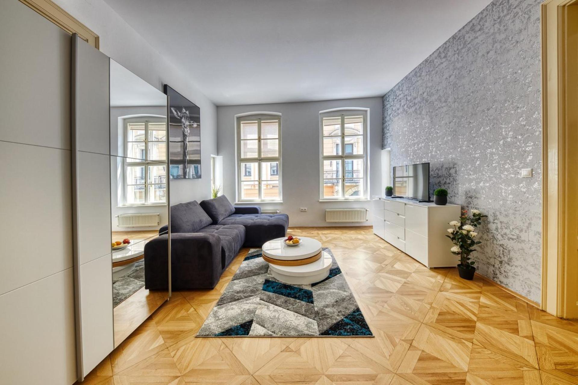 One-Bedroom Apartment - Photo 7