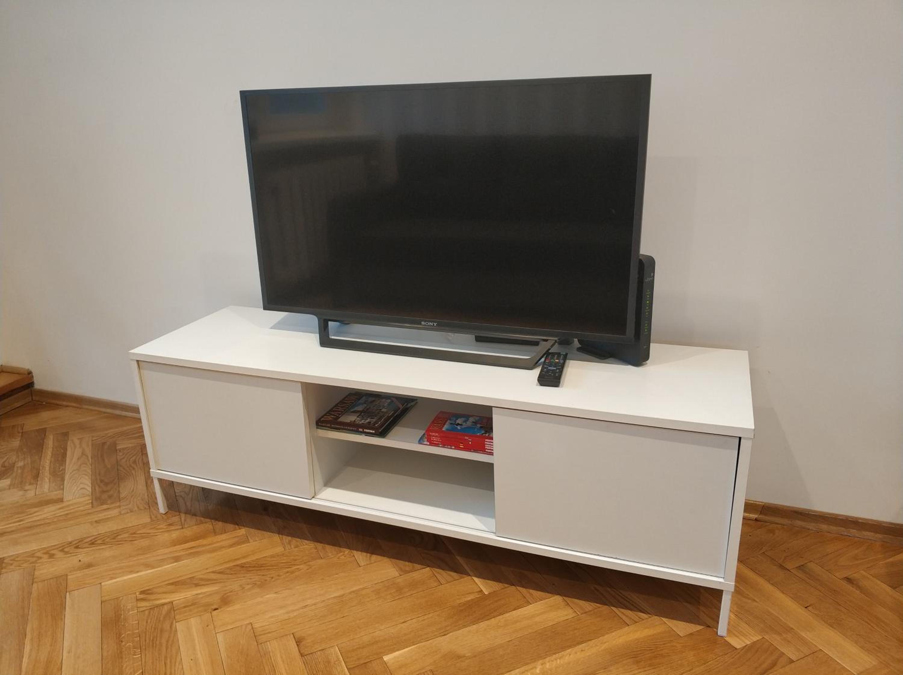 One-Bedroom Apartment - Photo 2