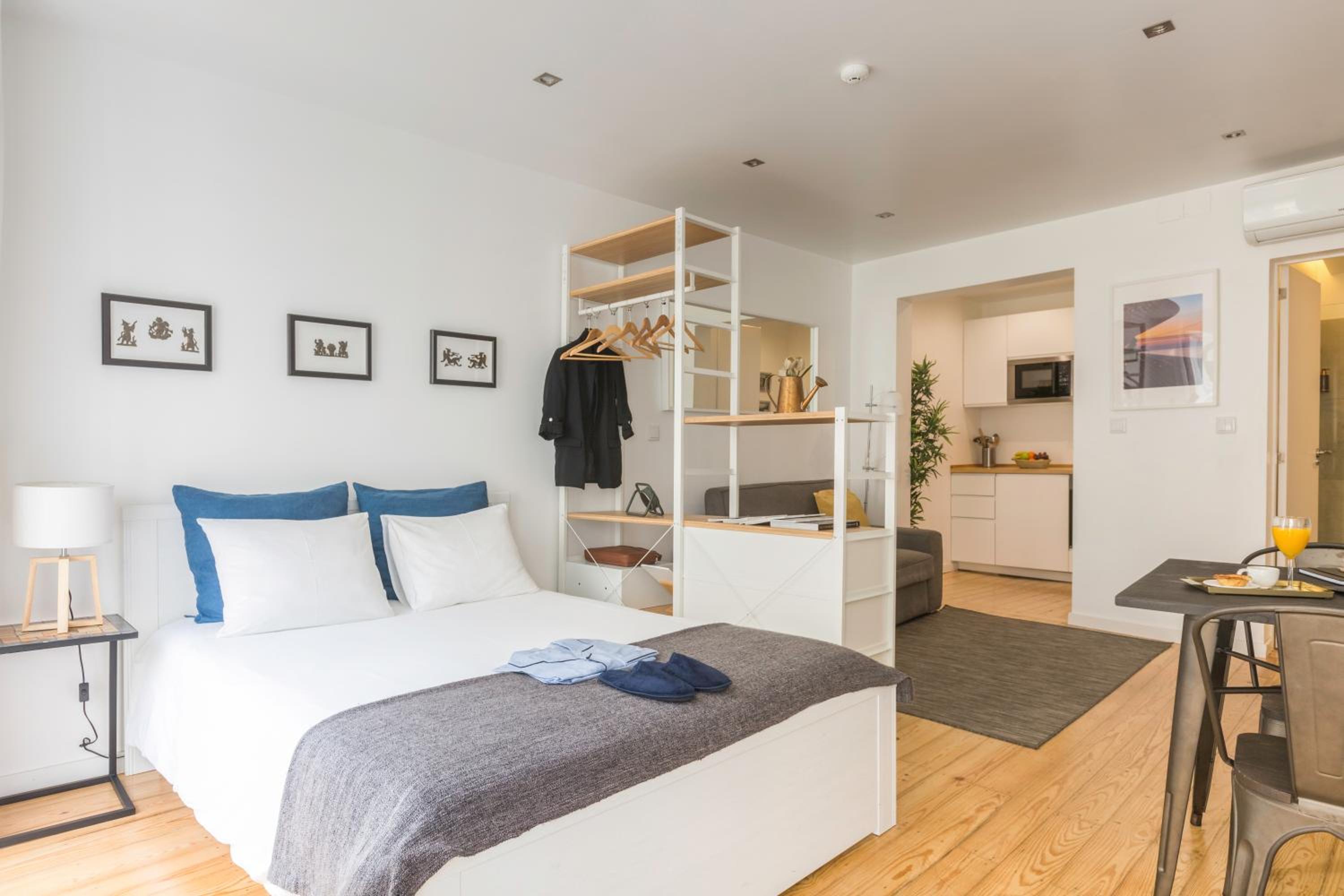 Studio with Kitchen and Sofa Bed photo 1