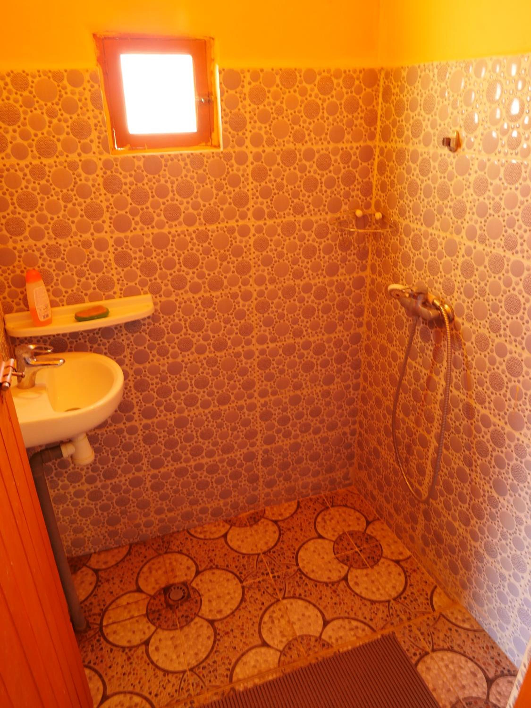 Double Room with Shared Bathroom photo 2