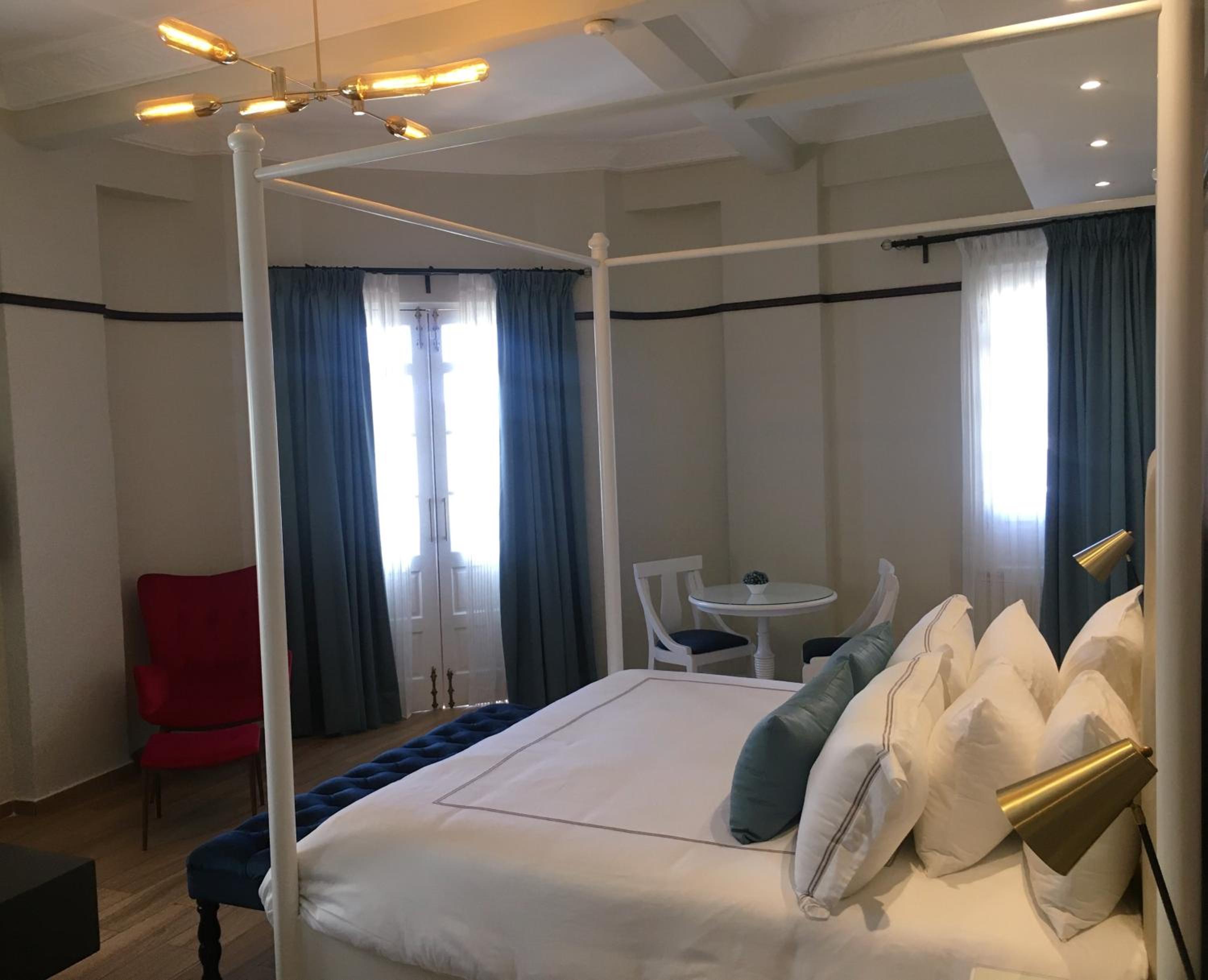 King Suite with Balcony photo 3