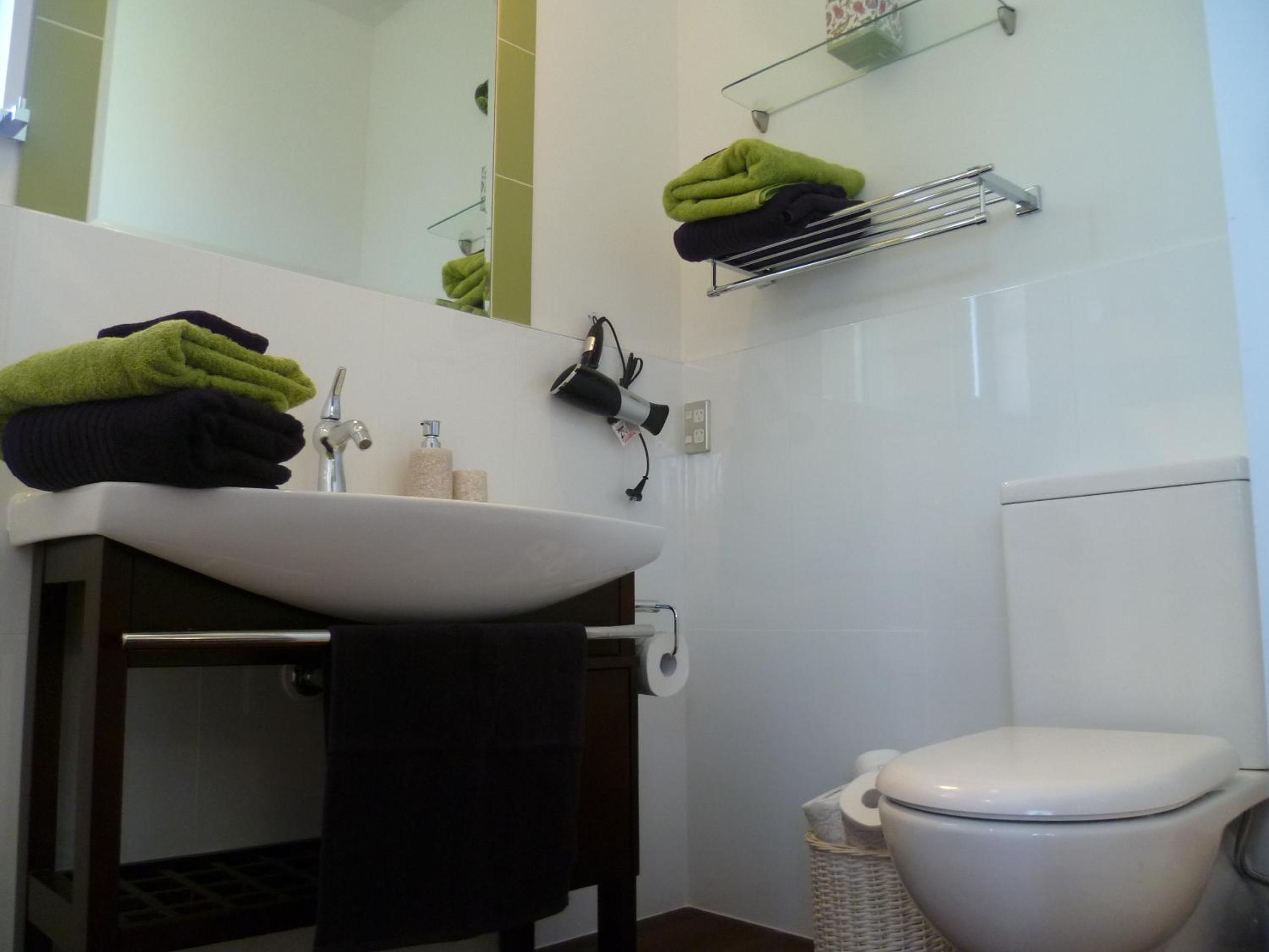 Large King or Twin Room photo 2