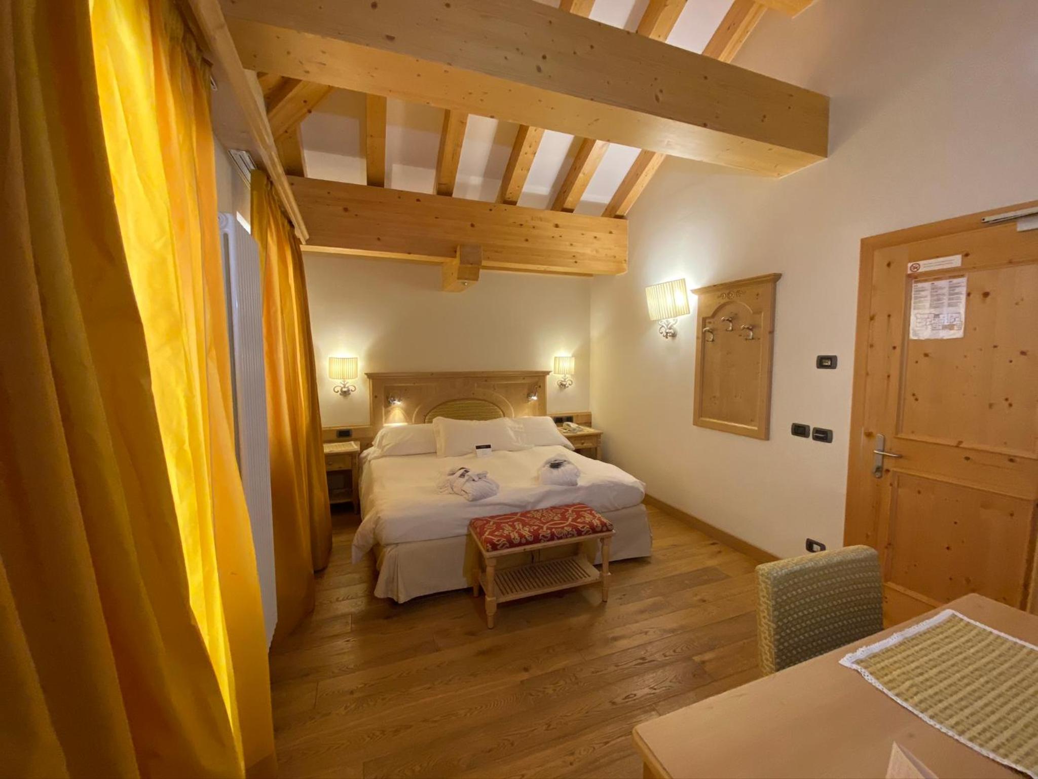 Superior Double or Twin Room - Attic photo 1