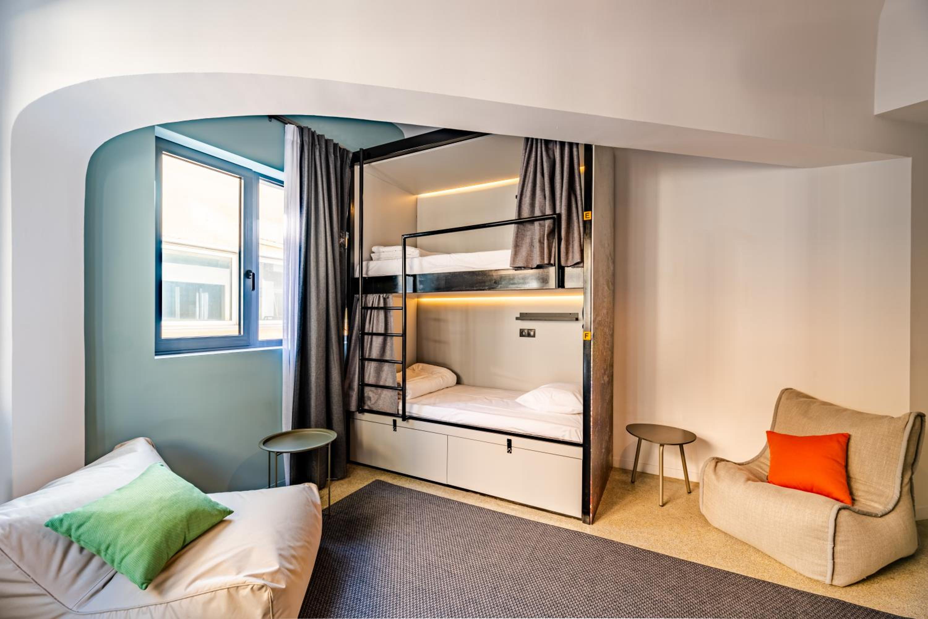Bed in 6-Bed Mixed Dormitory Room photo 2