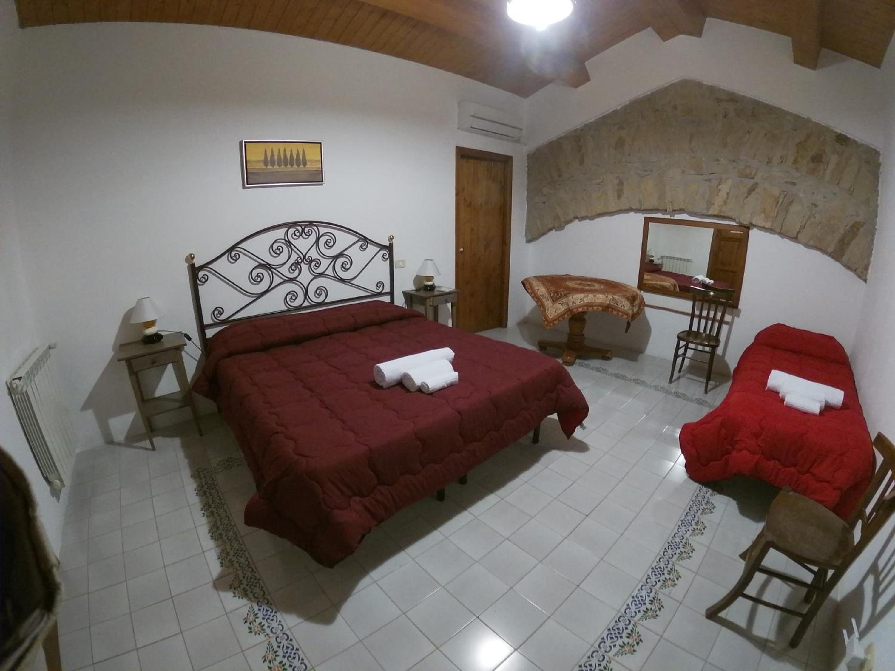 Family Room with Private Bathroom photo 2