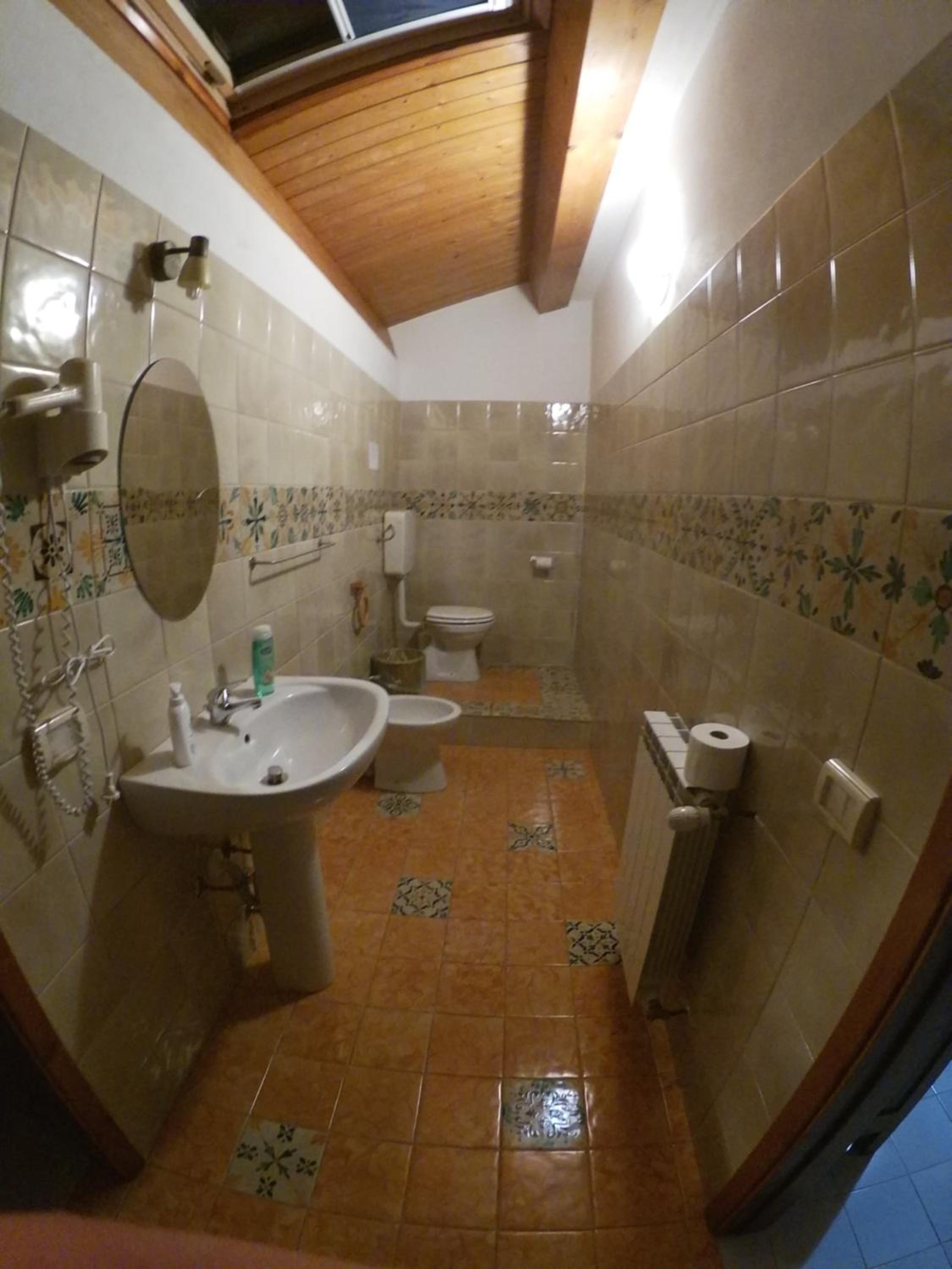 Family Room with Private Bathroom photo 3