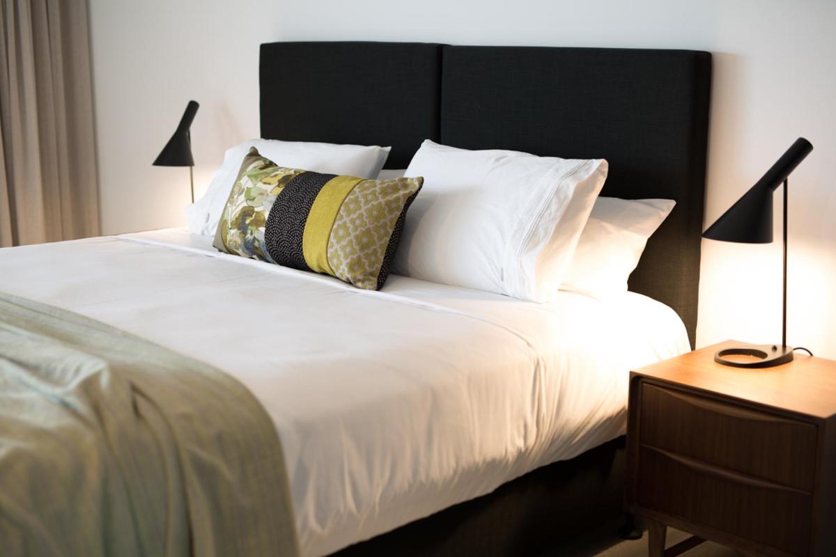 Deluxe King Room with River View - Photo 6