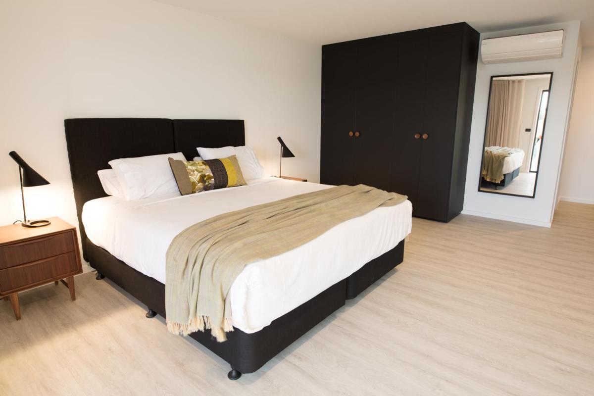 Deluxe King Room with River View - Photo 2